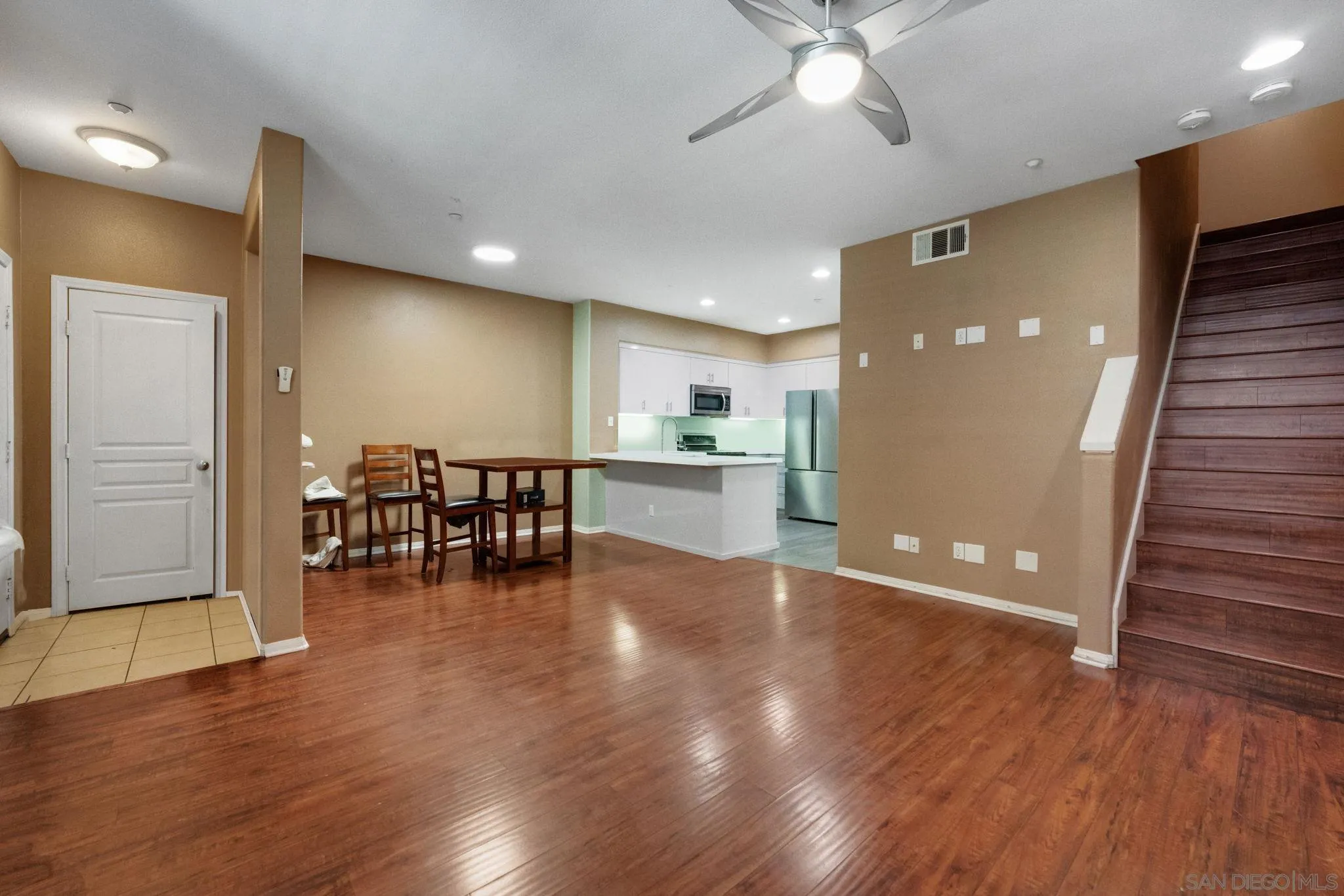 https://cdn.realtyfeed.com/cdn/127/250039005/6fe62c7bf4ab45d377b5a4fc819cbd6f.webp