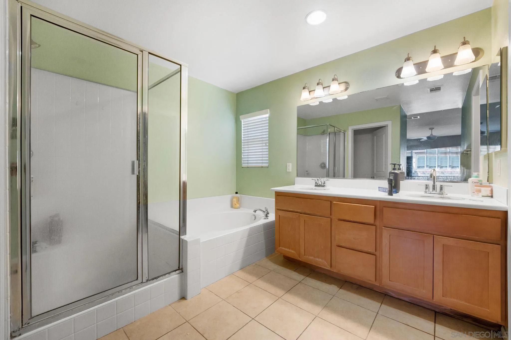 https://cdn.realtyfeed.com/cdn/127/250039005/a978f49e965e3320f98ad1f84887bfaa.webp