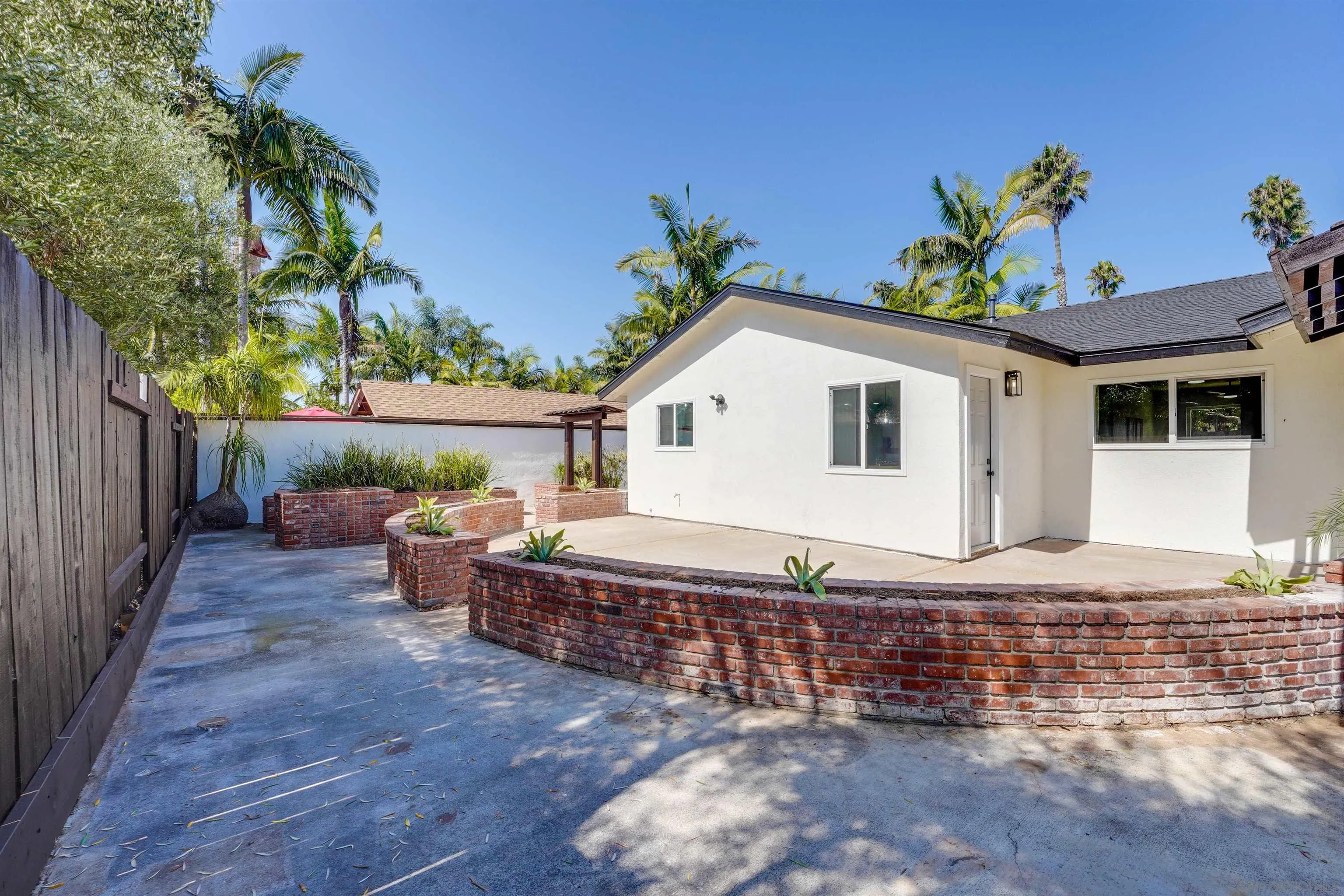 https://cdn.realtyfeed.com/cdn/127/250039017/102144e8c46dbf3940a39efe711a7335.webp