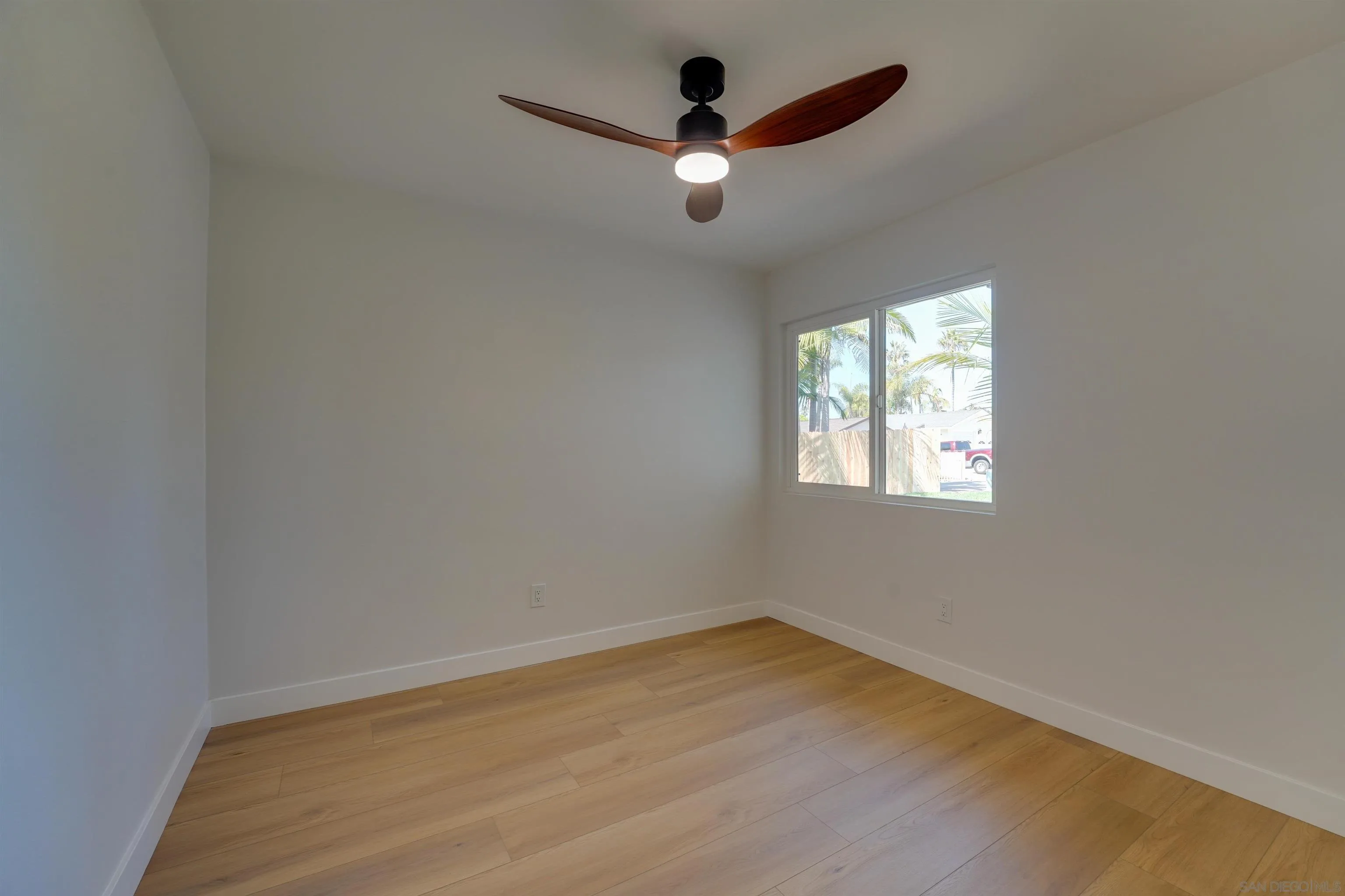 https://cdn.realtyfeed.com/cdn/127/250039017/fe2d4a8e05a6d7e3fb63bfad7cb6df81.webp