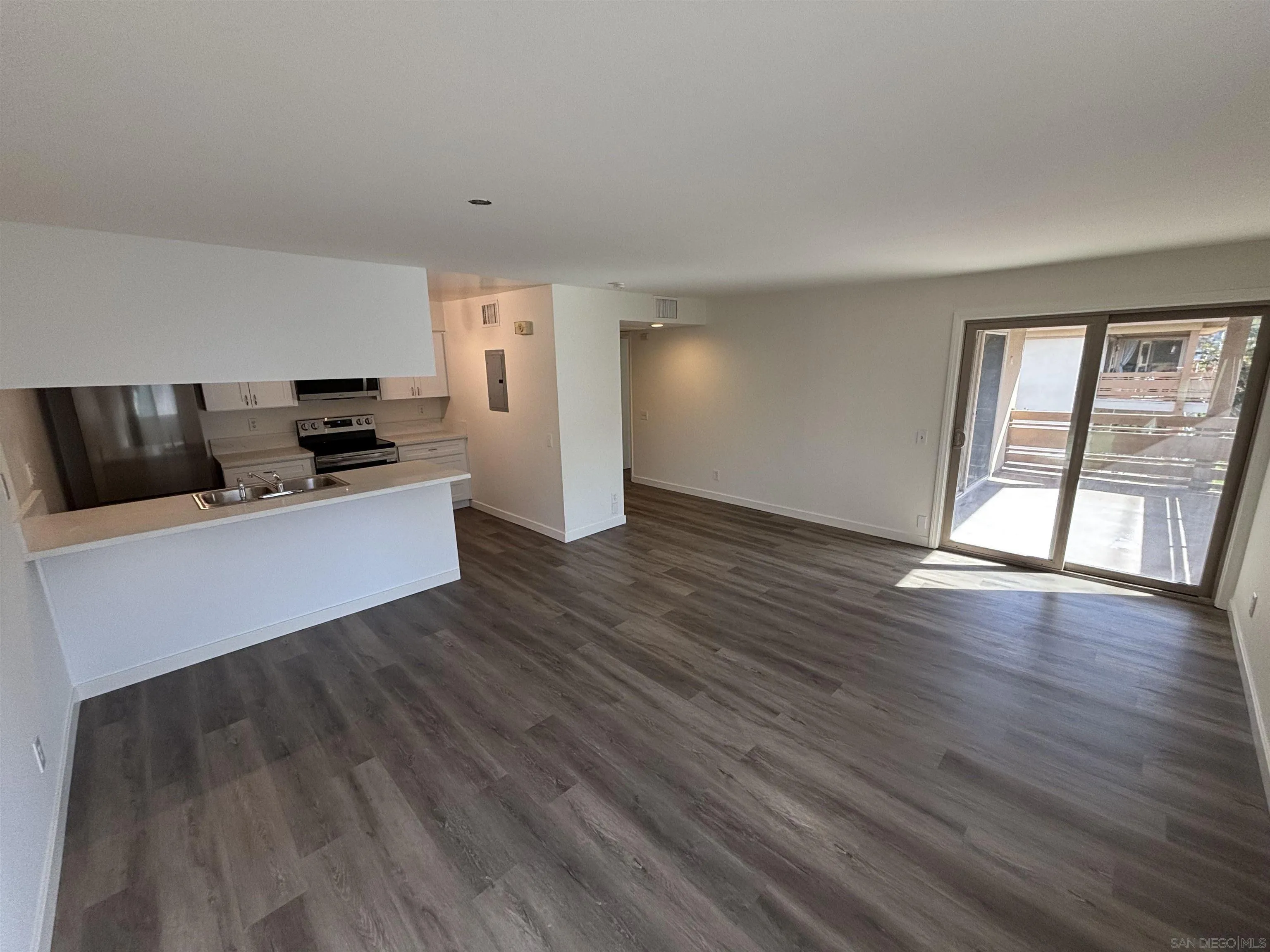 https://cdn.realtyfeed.com/cdn/127/250039019/c6392ce16c26c9592cceea3f1b6eb7df.webp