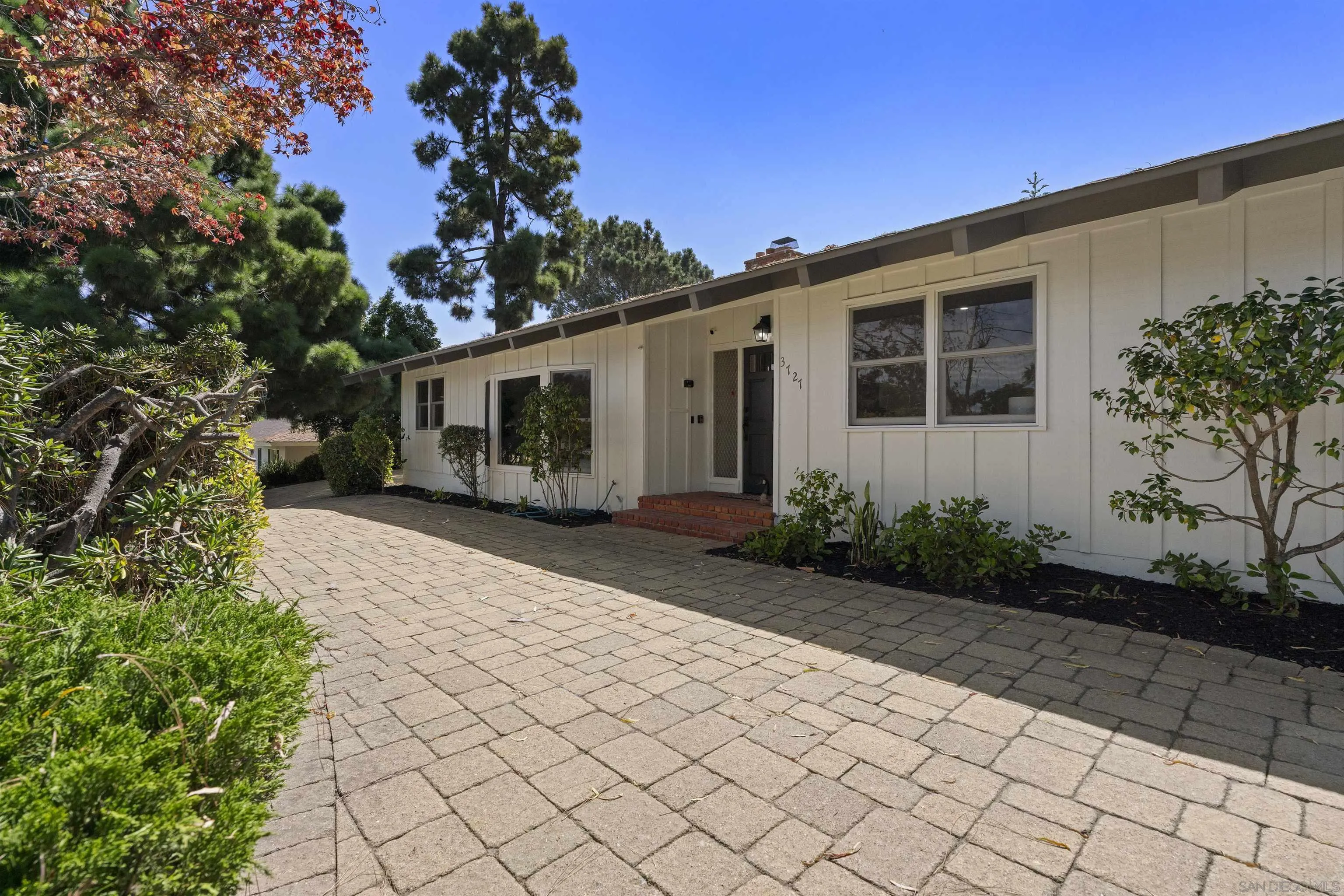 https://cdn.realtyfeed.com/cdn/127/250039024/14dd8c9b9c850dc8e8973ad464af6b9e.webp