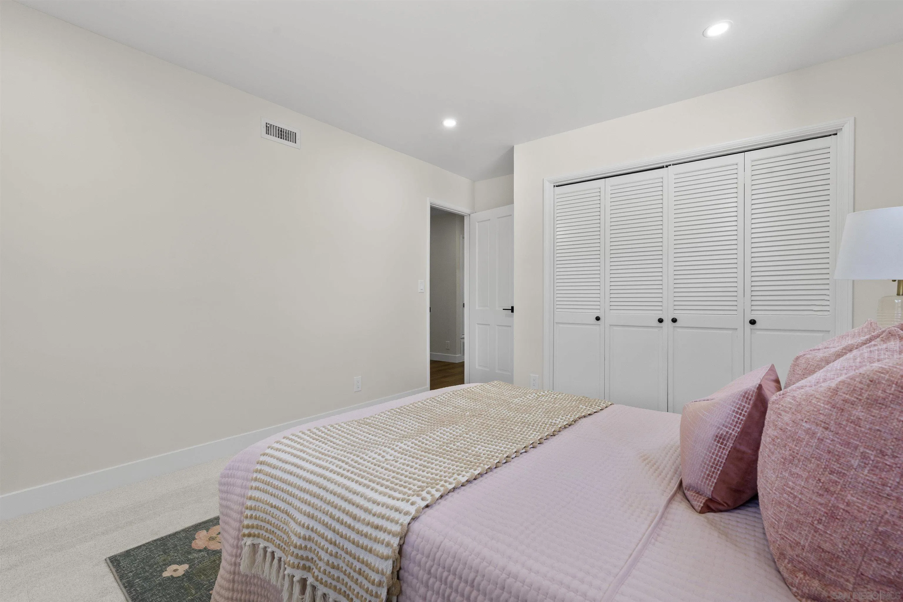 https://cdn.realtyfeed.com/cdn/127/250039024/69e4c7721a5556e4a36b453795a10d51.webp