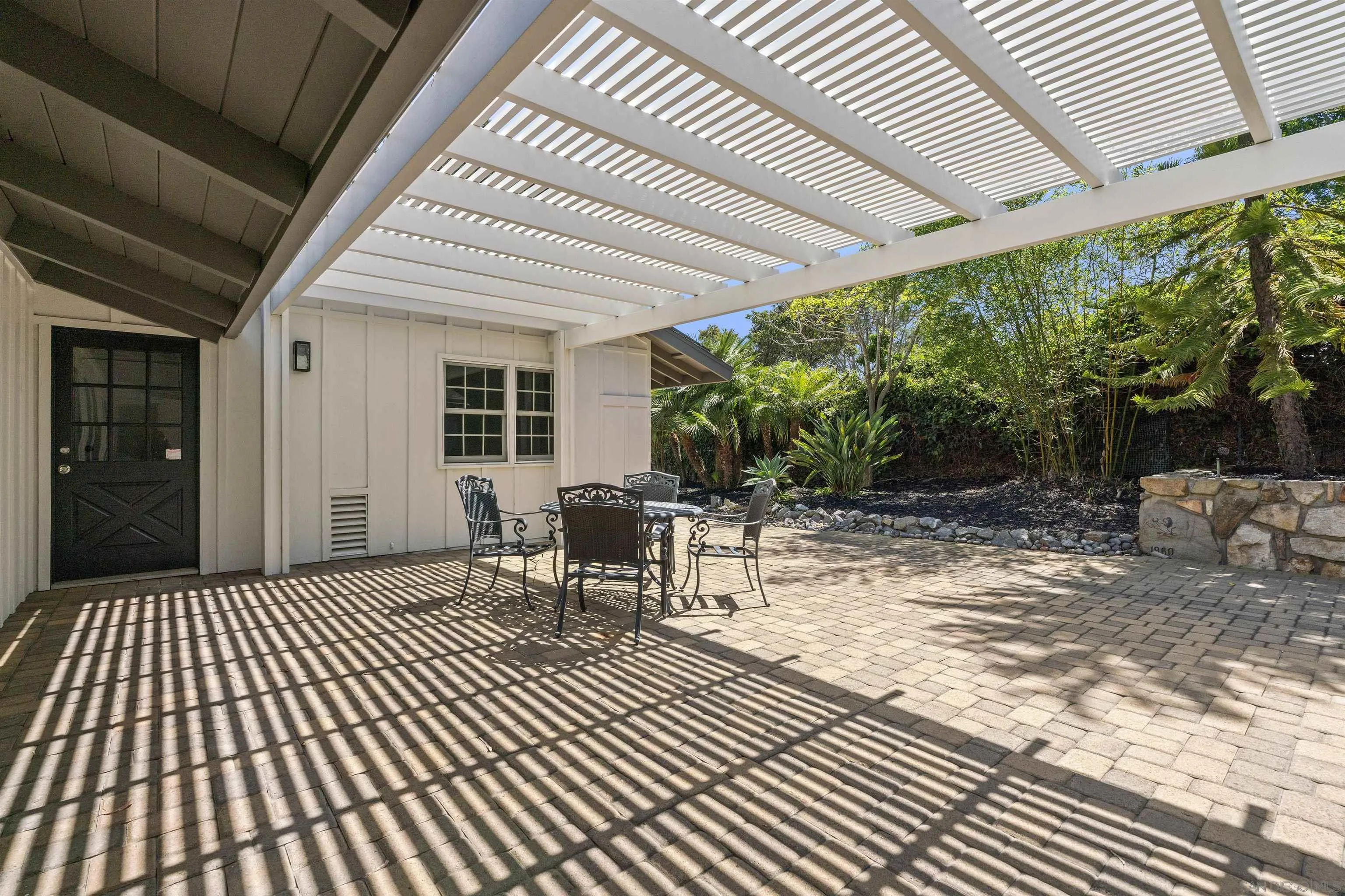 https://cdn.realtyfeed.com/cdn/127/250039024/b9bf0bd75fea35a2daa86a381d20833d.webp