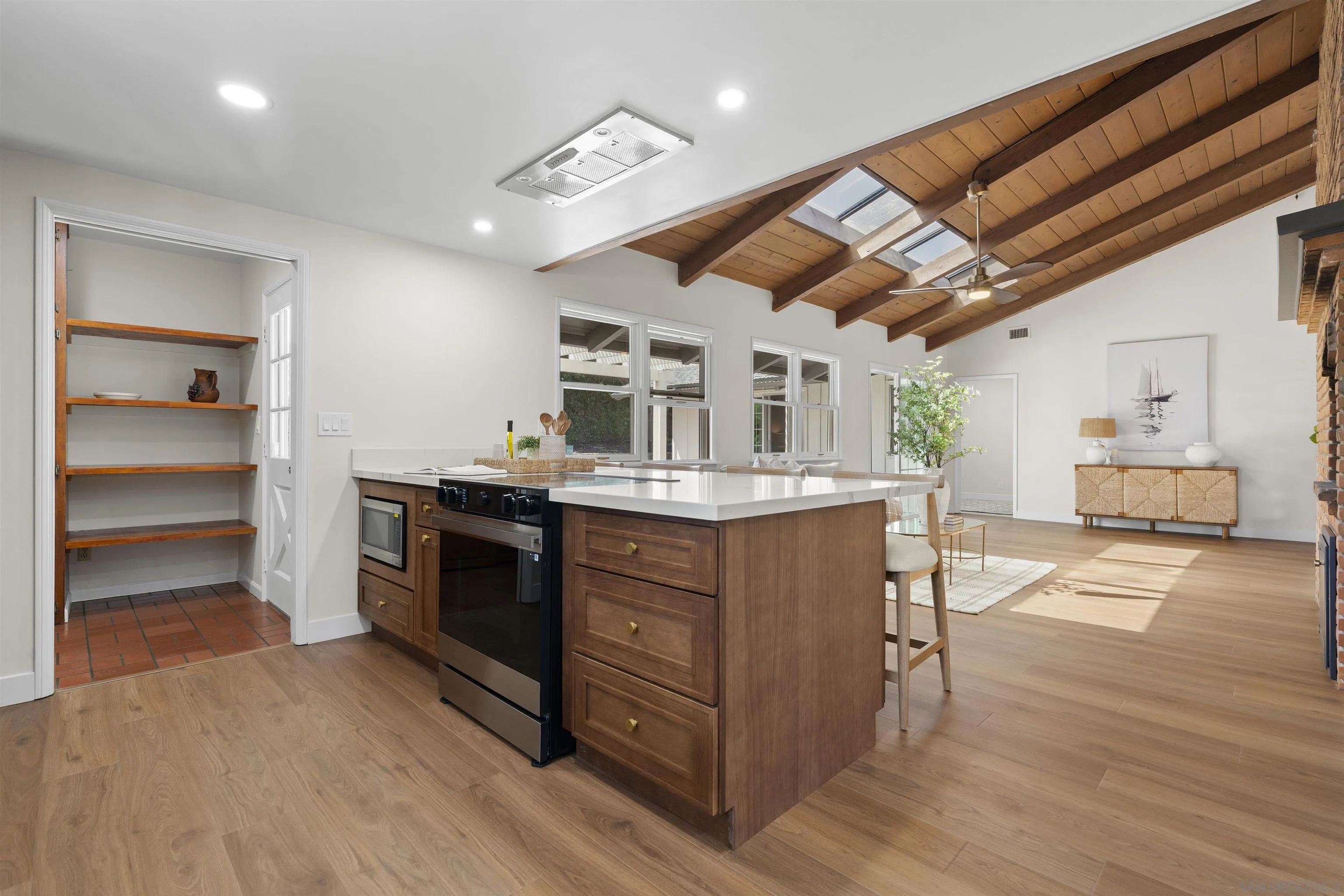 https://cdn.realtyfeed.com/cdn/127/250039024/d38f4f34ad32b4fed2e03e6fe5c30f01.webp