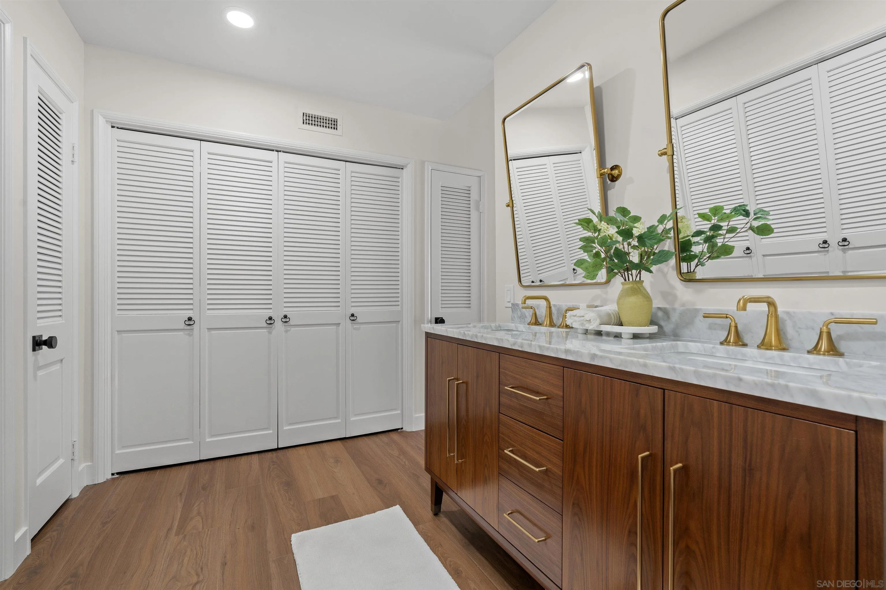https://cdn.realtyfeed.com/cdn/127/250039024/e7ab1a9128a5d8e17b581b3fd6343d0b.webp