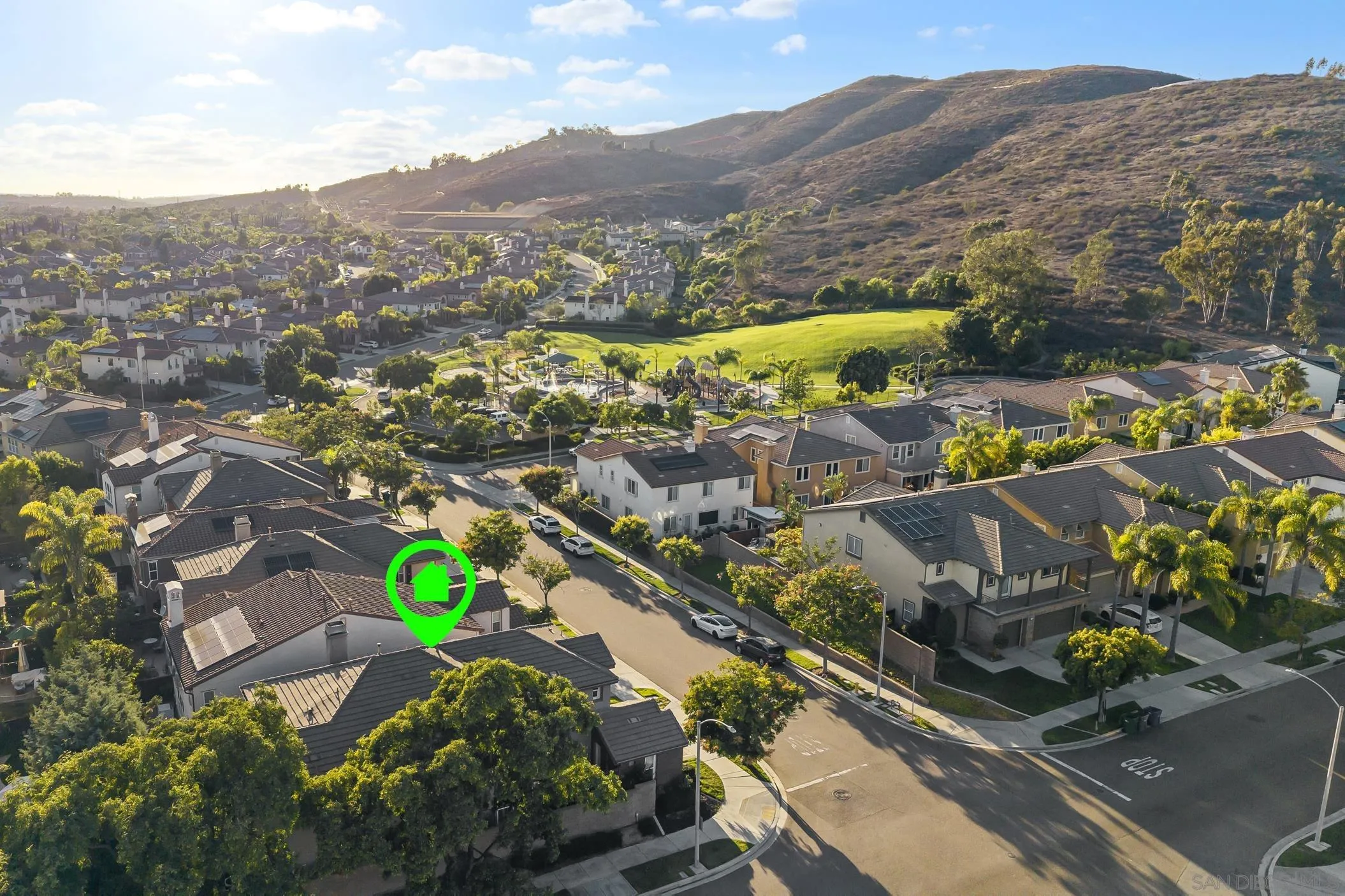 https://cdn.realtyfeed.com/cdn/127/250039029/6c74b4bf8b610e6f4df9cc56750a7b96.webp