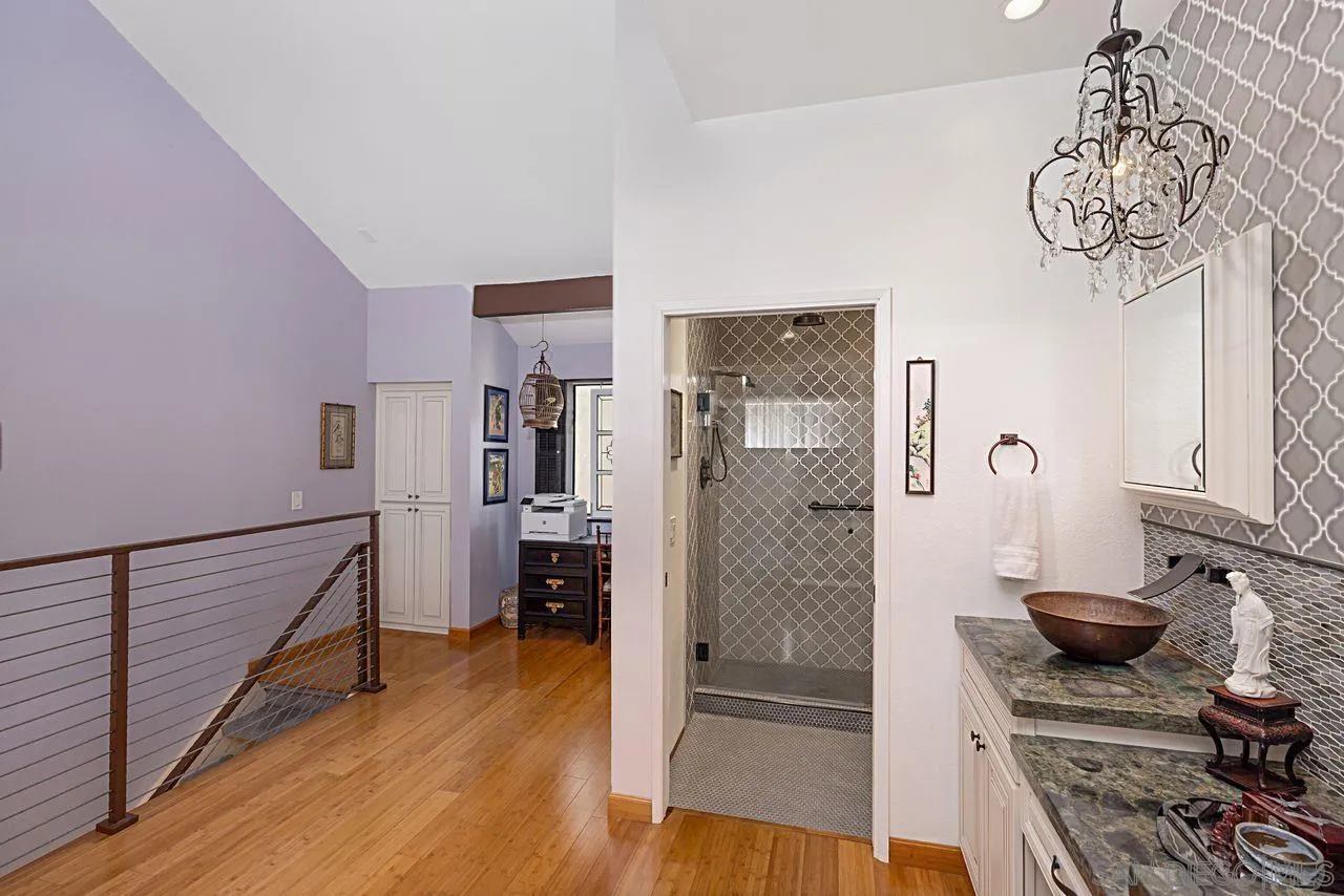 Photo #8: 250039033 Listing: Photo #8