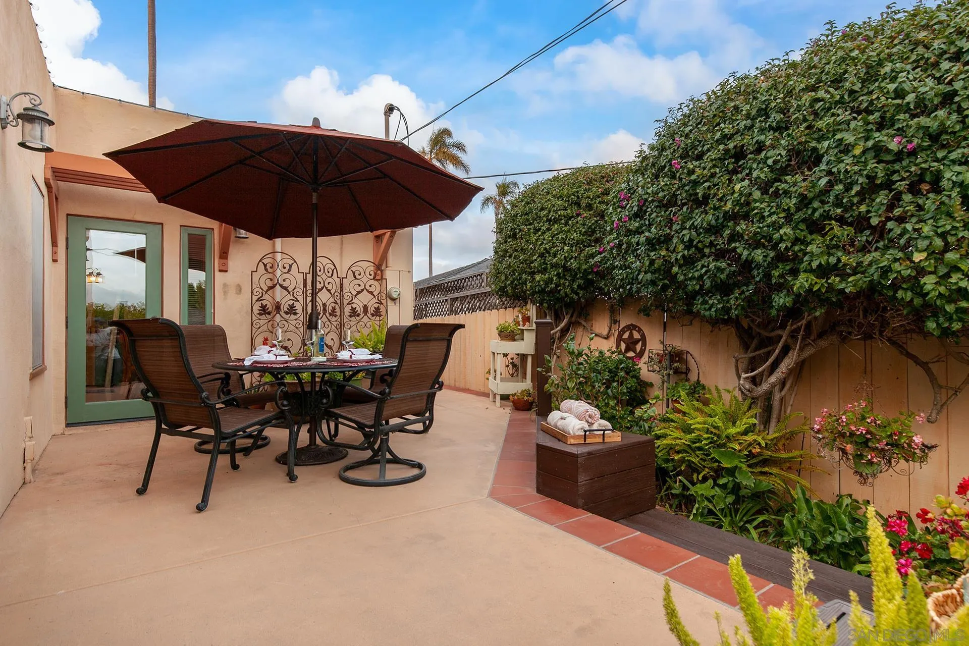 https://cdn.realtyfeed.com/cdn/127/250039048/2bc4b652f0a5da70f3e91b33918eab18.webp