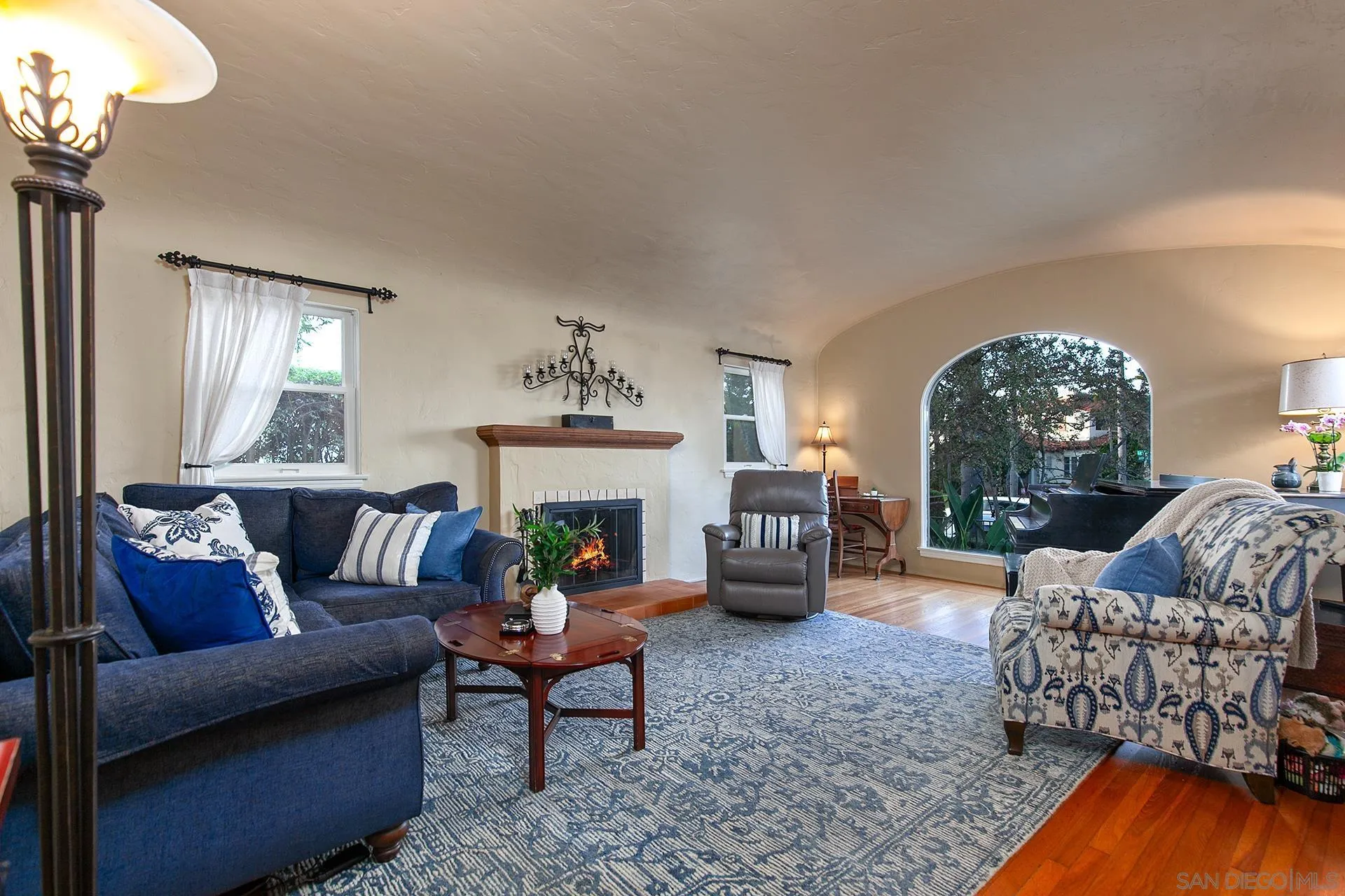 https://cdn.realtyfeed.com/cdn/127/250039048/7790d63e4f8d06b0a97d0decad86d479.webp