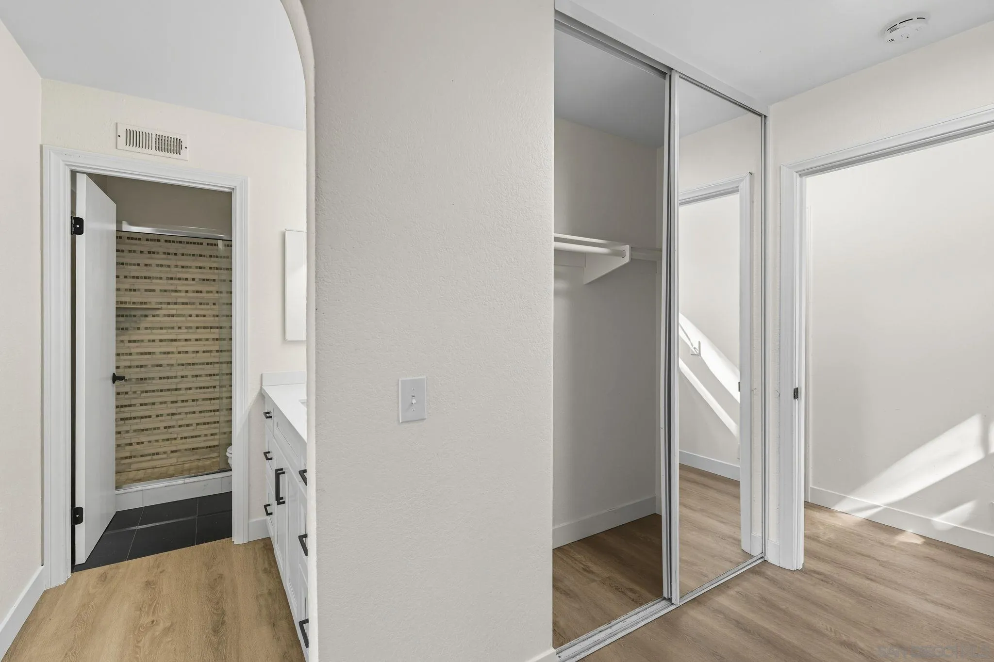 https://cdn.realtyfeed.com/cdn/127/250039053/4081b8b97ada78a87f55a5a7b342973a.webp
