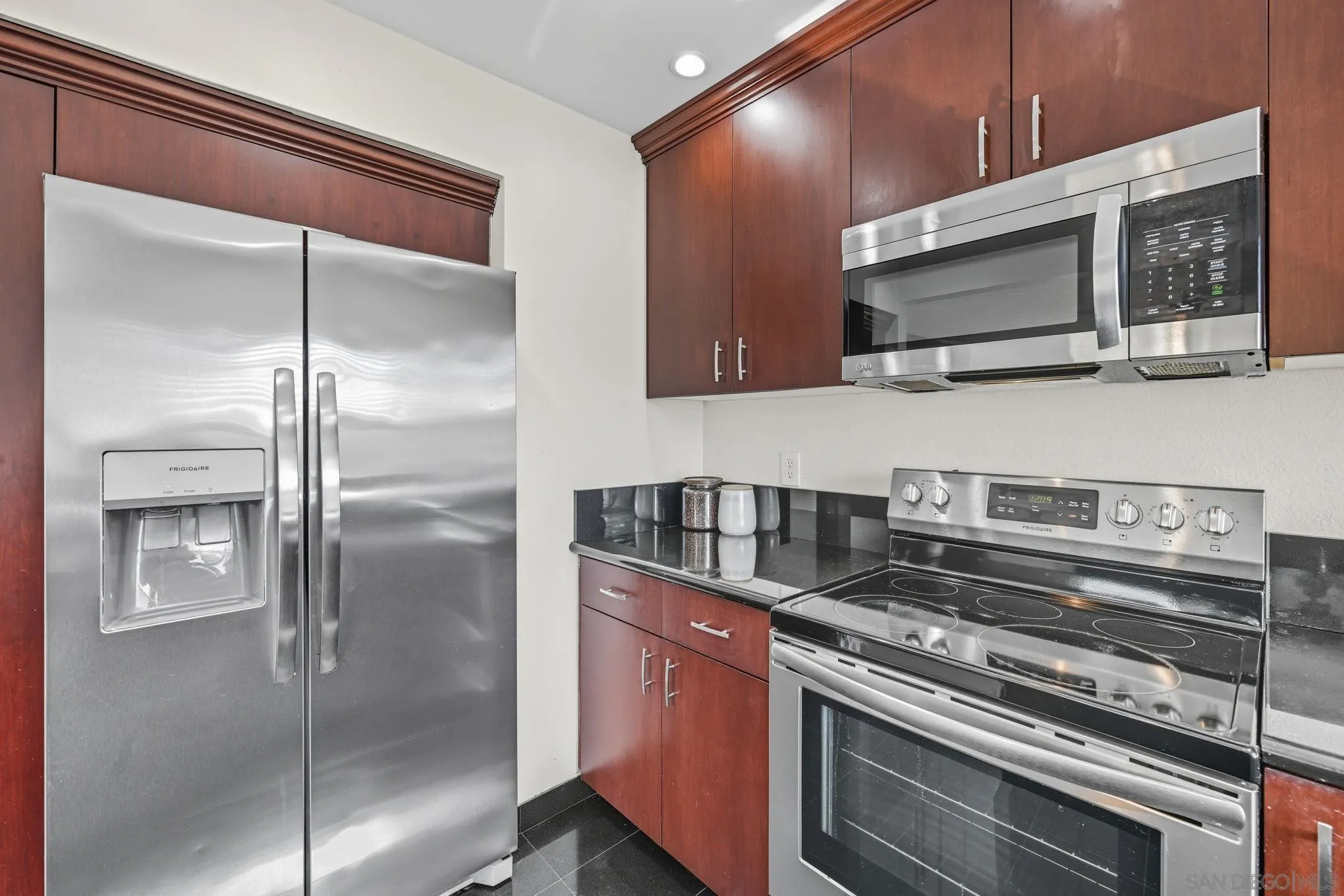 https://cdn.realtyfeed.com/cdn/127/250039053/54888dba5eeeecb5a57f9340e1a34e88.webp