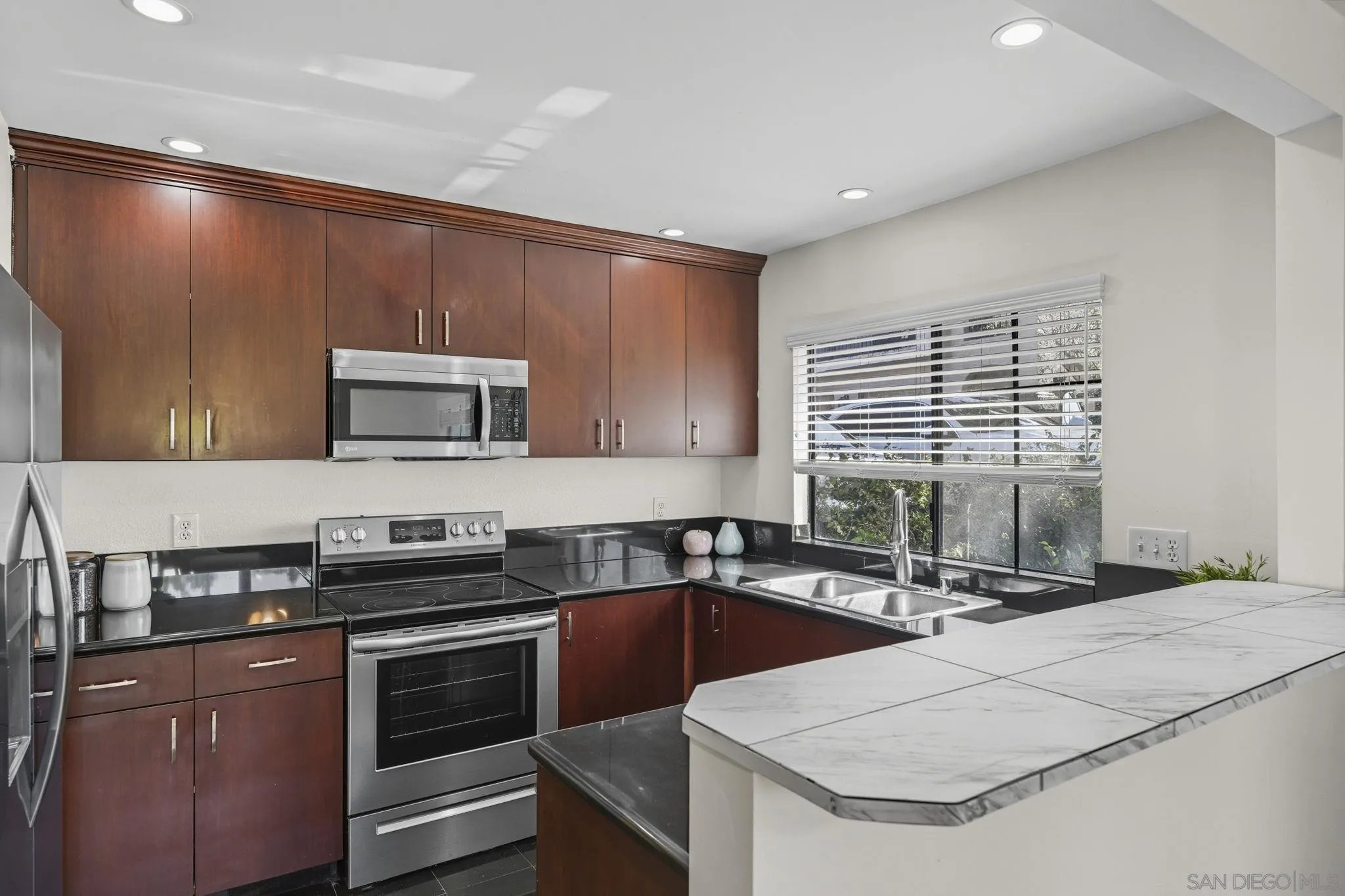 https://cdn.realtyfeed.com/cdn/127/250039053/7b66b9a0569b53abc01e5f9baedf1348.webp