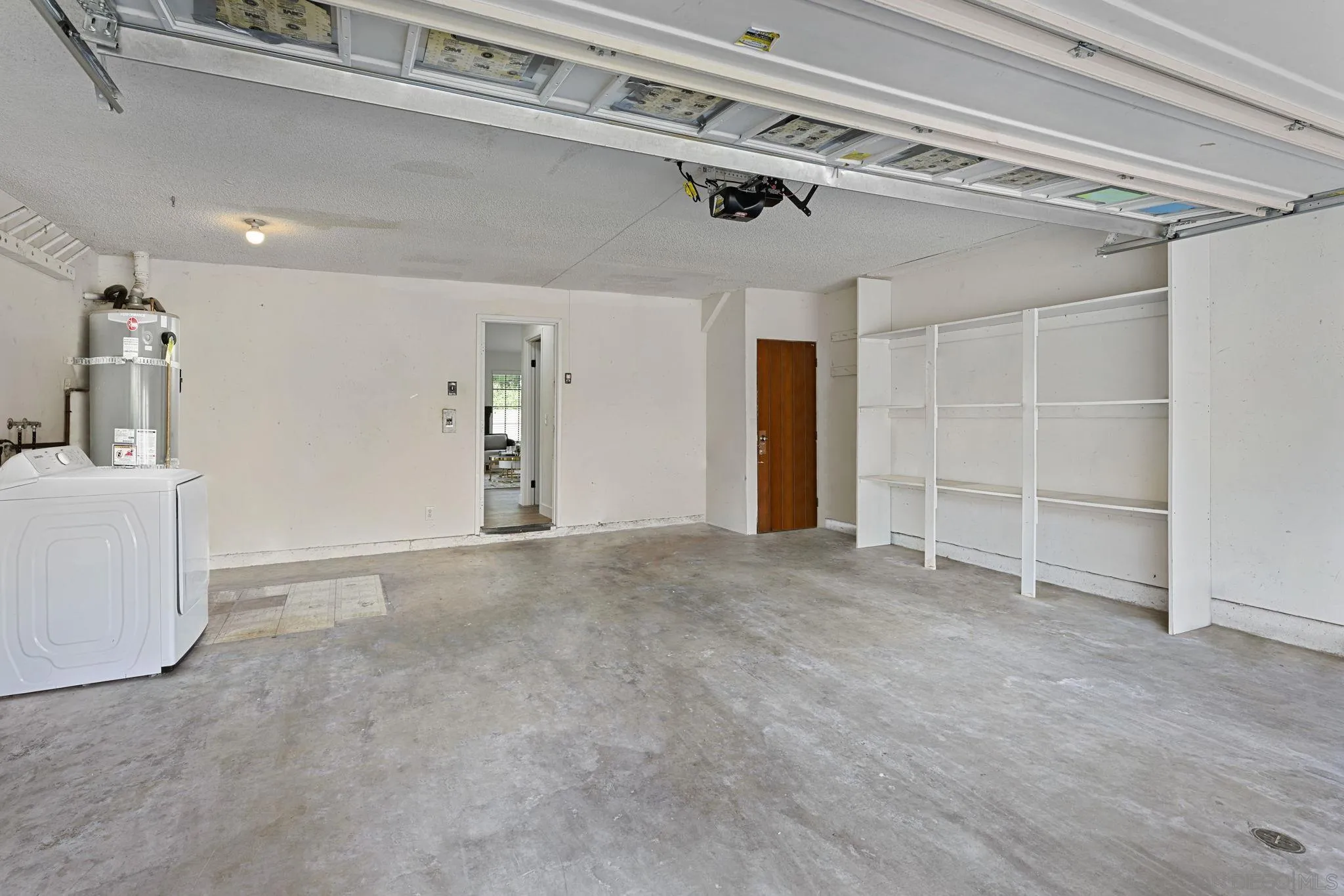 https://cdn.realtyfeed.com/cdn/127/250039053/8d13f95e3239616215b8f9a6a535ff08.webp