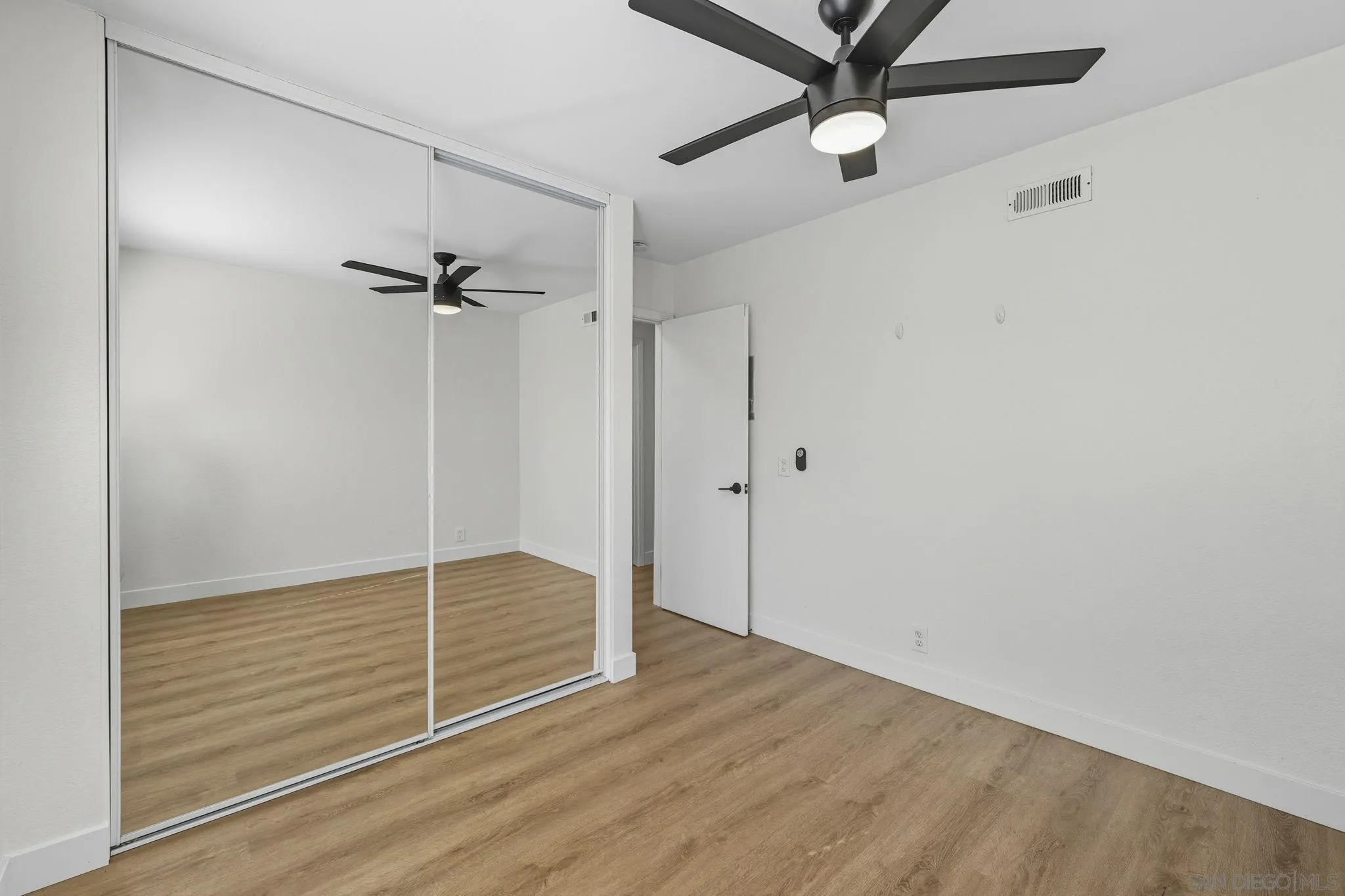 https://cdn.realtyfeed.com/cdn/127/250039053/98b79e44ab6c47a48fbd901aa329eae5.webp