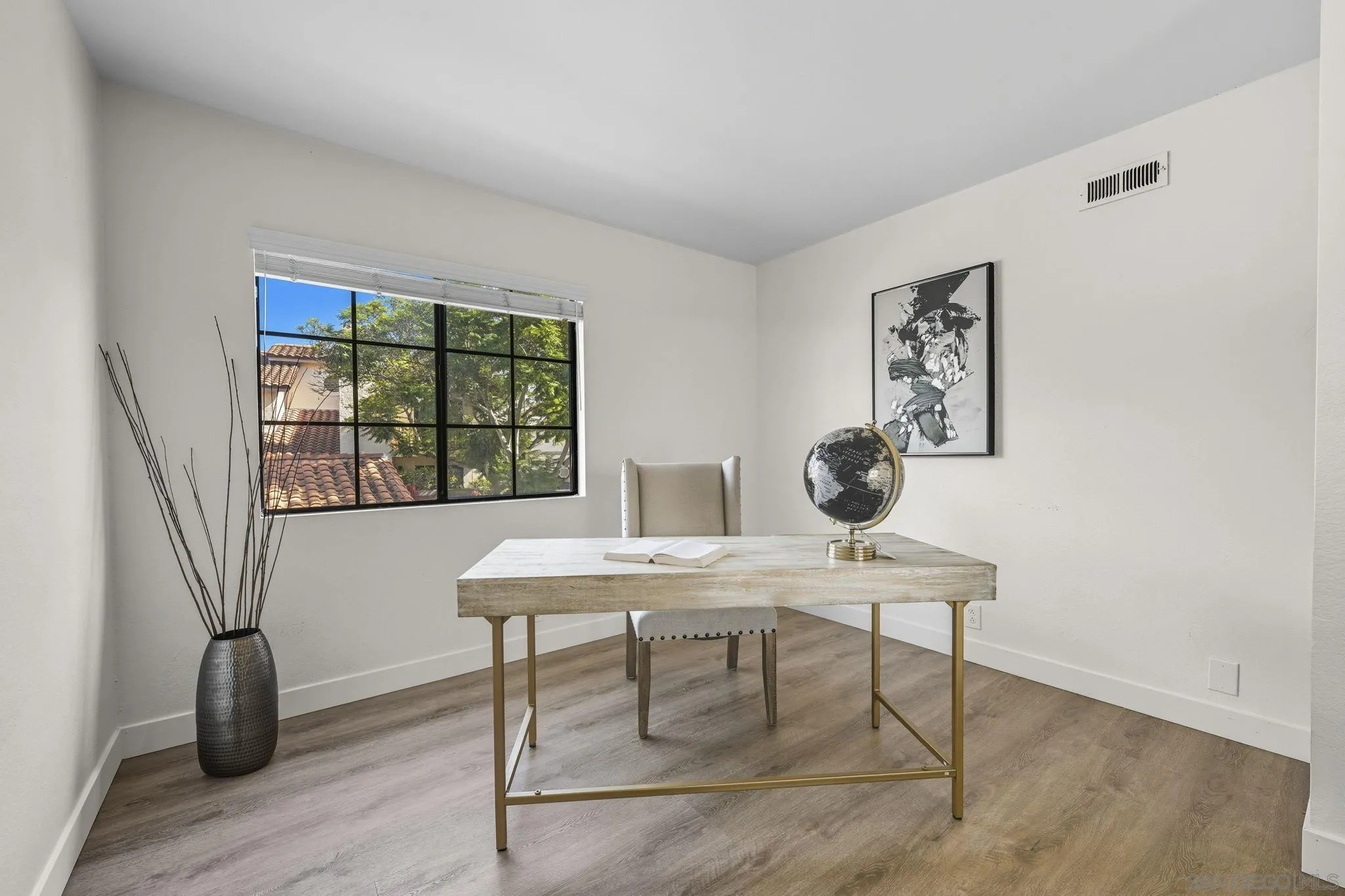 https://cdn.realtyfeed.com/cdn/127/250039053/9d93e28024eb2b137c72b1d10cc7fc9f.webp