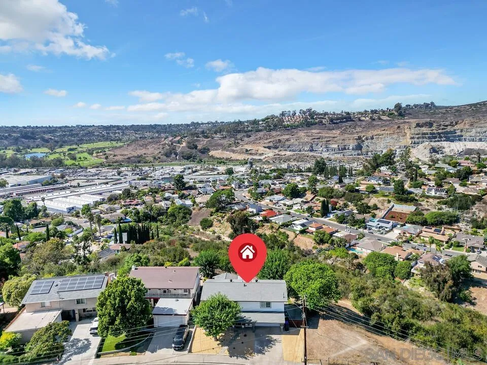 https://cdn.realtyfeed.com/cdn/127/250039055/0d1d0430b70a20b8095681704b6ee328.webp