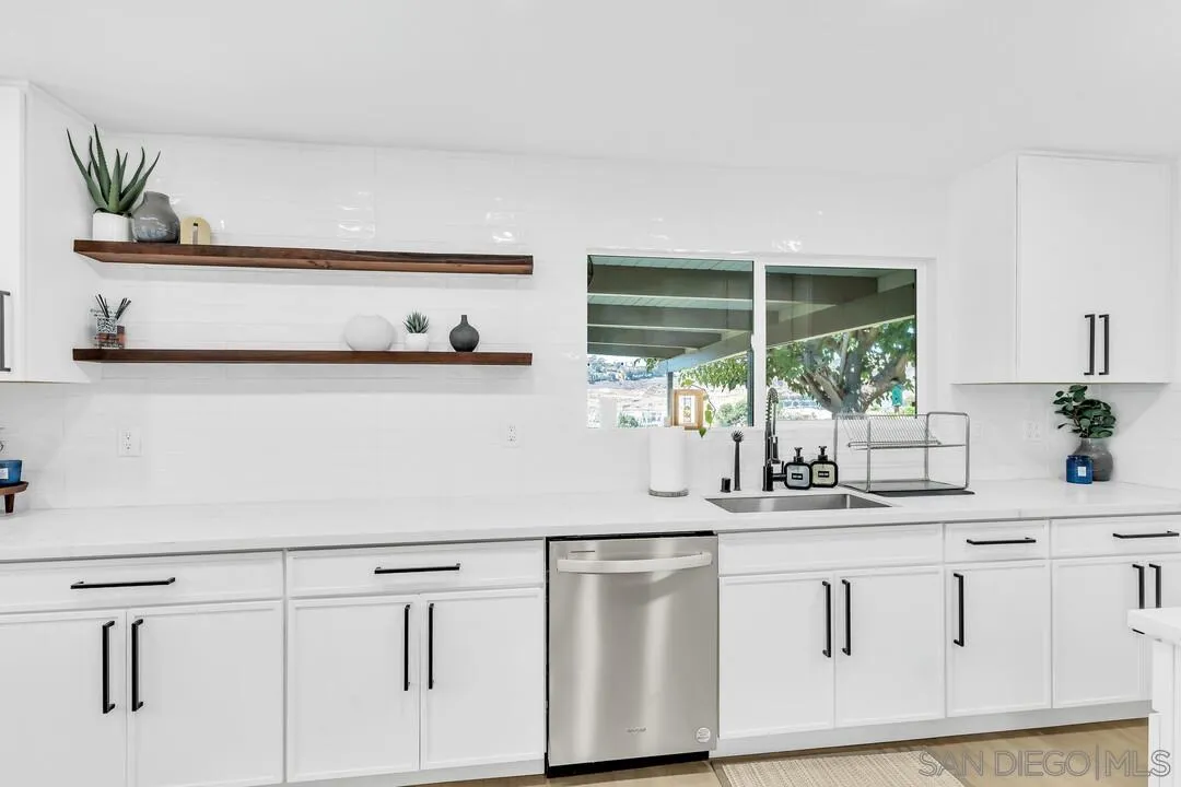 https://cdn.realtyfeed.com/cdn/127/250039055/678534f3018013f5e4b1372ca6cad69f.webp