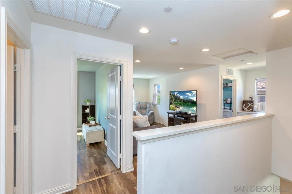 https://cdn.realtyfeed.com/cdn/127/250039059/c4e75e41c80d57f51ffe35c0ab252e76.webp