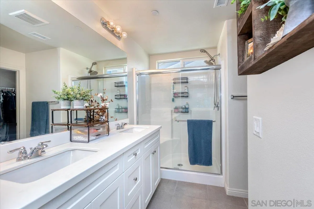 https://cdn.realtyfeed.com/cdn/127/250039059/e1bead6adb8f88162824e00b05f9f4e6.webp