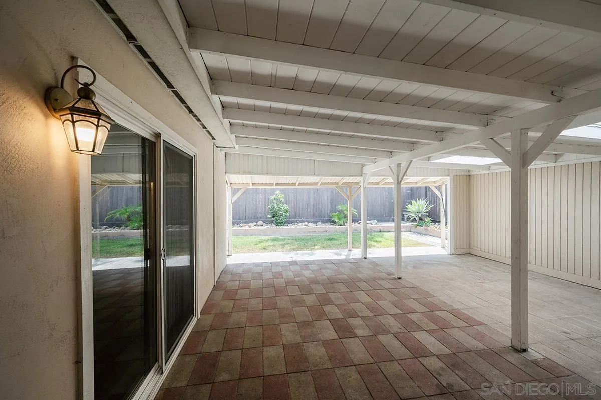 https://cdn.realtyfeed.com/cdn/127/250039061/55a4f812f598427245d2a1e1e0db58c0.webp