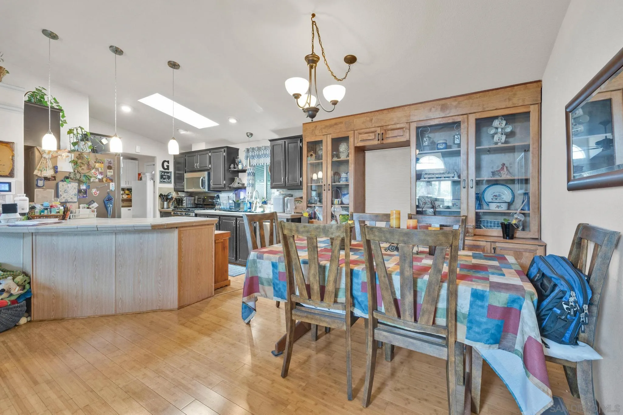 https://cdn.realtyfeed.com/cdn/127/250039063/6eecb1634b099f7957374eb66cd6b5f5.webp