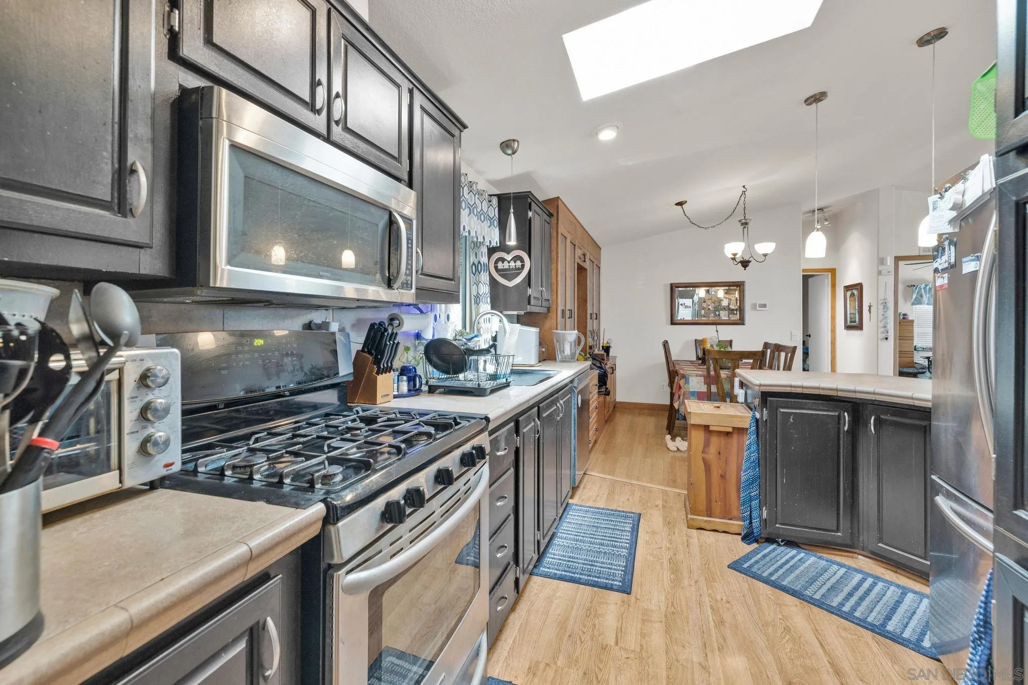 https://cdn.realtyfeed.com/cdn/127/250039063/cda3e59ff74b562a6f992cf0190af1b9.webp