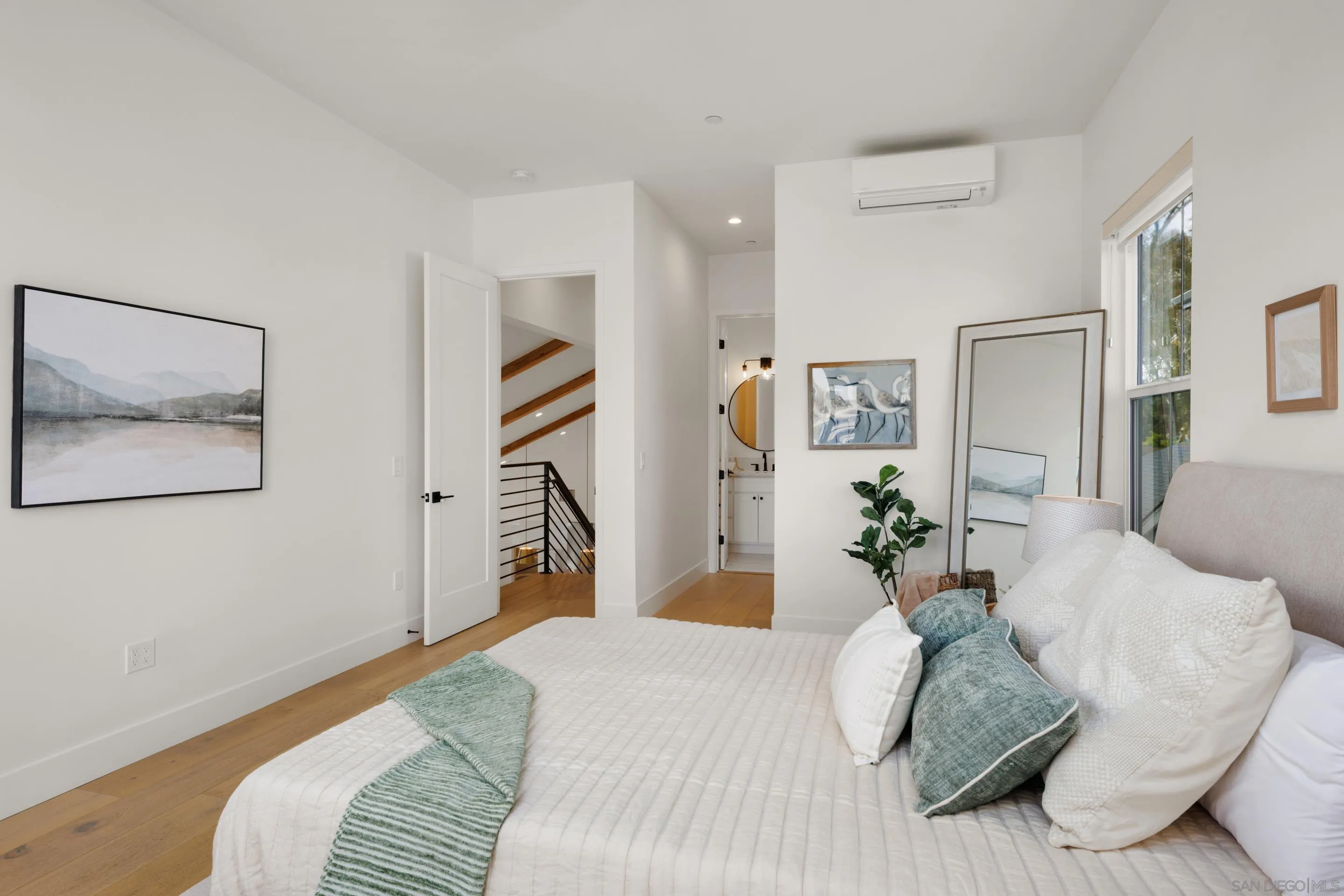 https://cdn.realtyfeed.com/cdn/127/250039068/1ab8eccaf7e5262f94969cfe6e9d40a2.webp