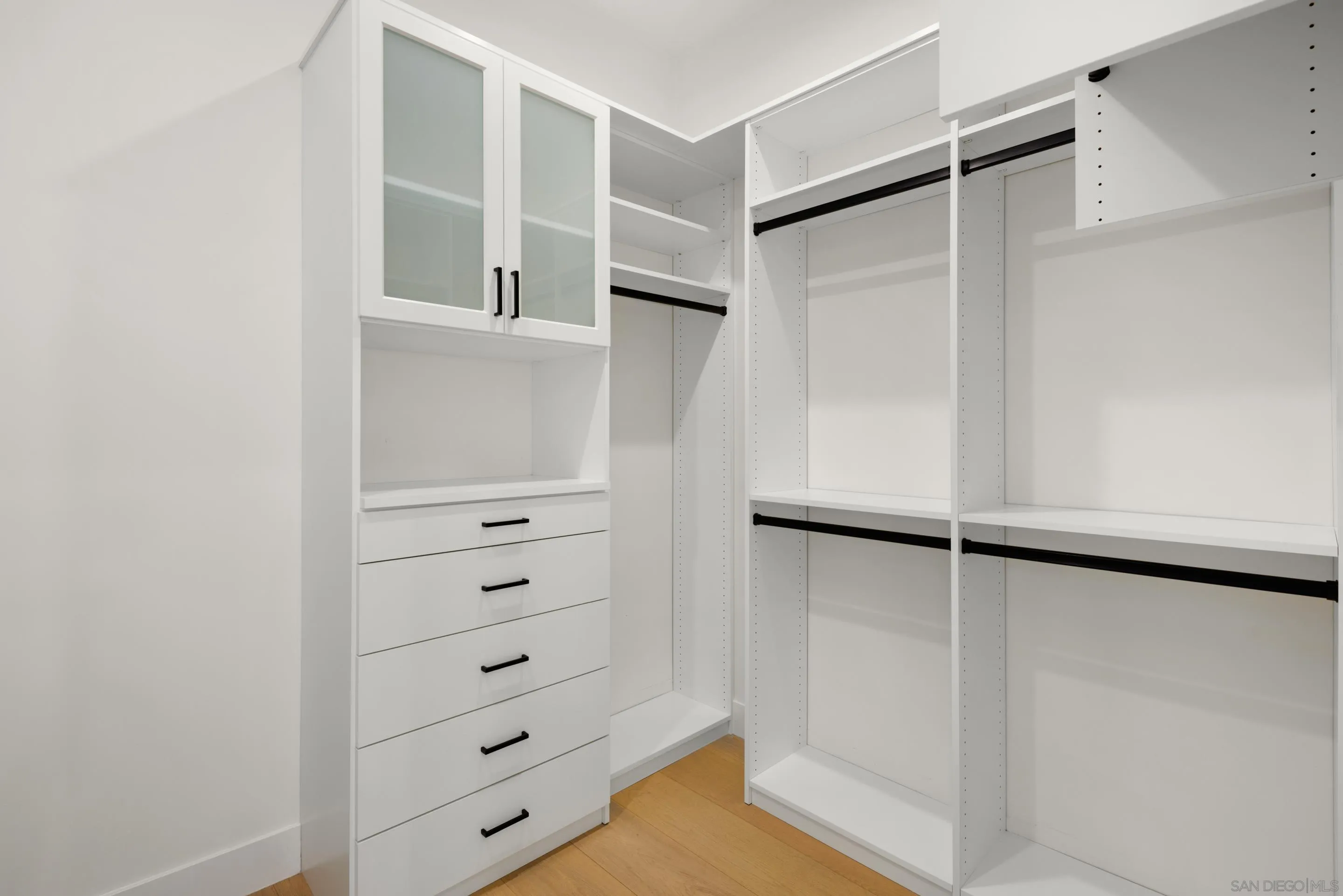 https://cdn.realtyfeed.com/cdn/127/250039068/3bf1048e04a7dba501a4e03b851fc852.webp