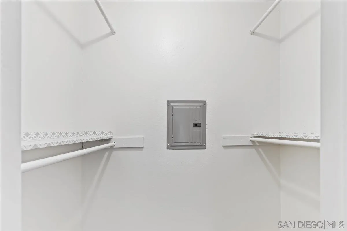 https://cdn.realtyfeed.com/cdn/127/250039071/6a9611ae9a8a7ee8ea15f53a9808a18d.webp