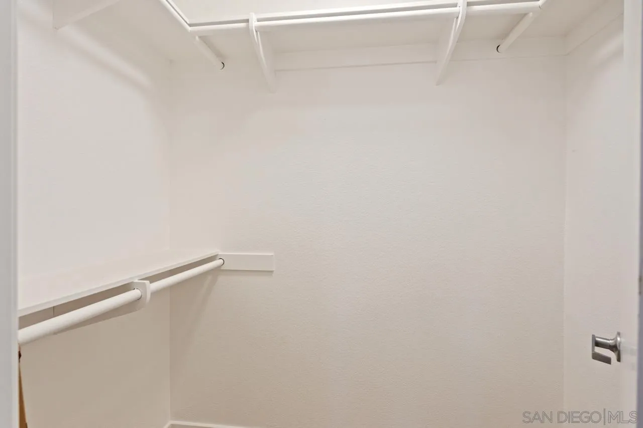 https://cdn.realtyfeed.com/cdn/127/250039074/215d0d10d079e4f6e978d41aa557d9ce.webp