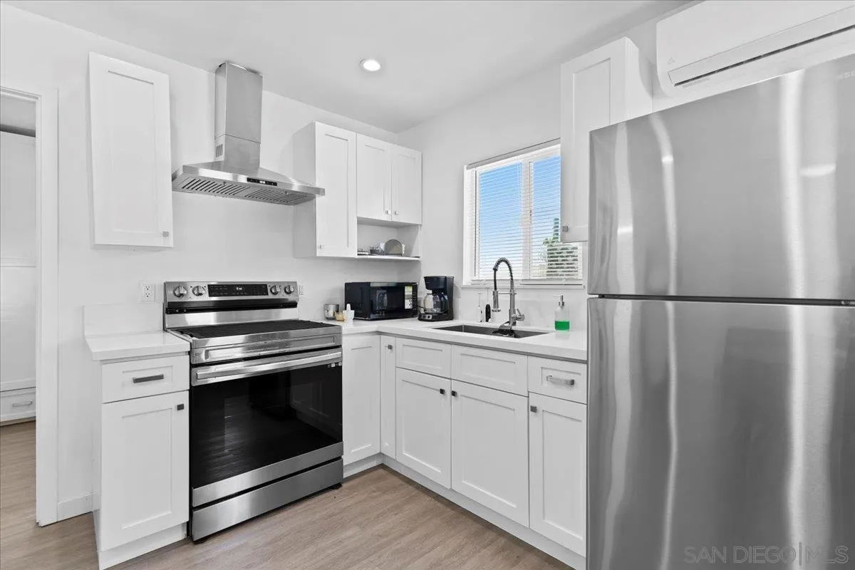 https://cdn.realtyfeed.com/cdn/127/250039077/563118d2b1840185688909a48fbd2648.webp