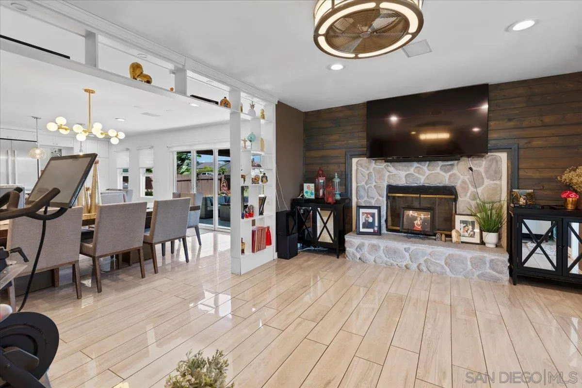 https://cdn.realtyfeed.com/cdn/127/250039077/8e1767d1a8c2d7eacee0b4b83b7d3f39.webp