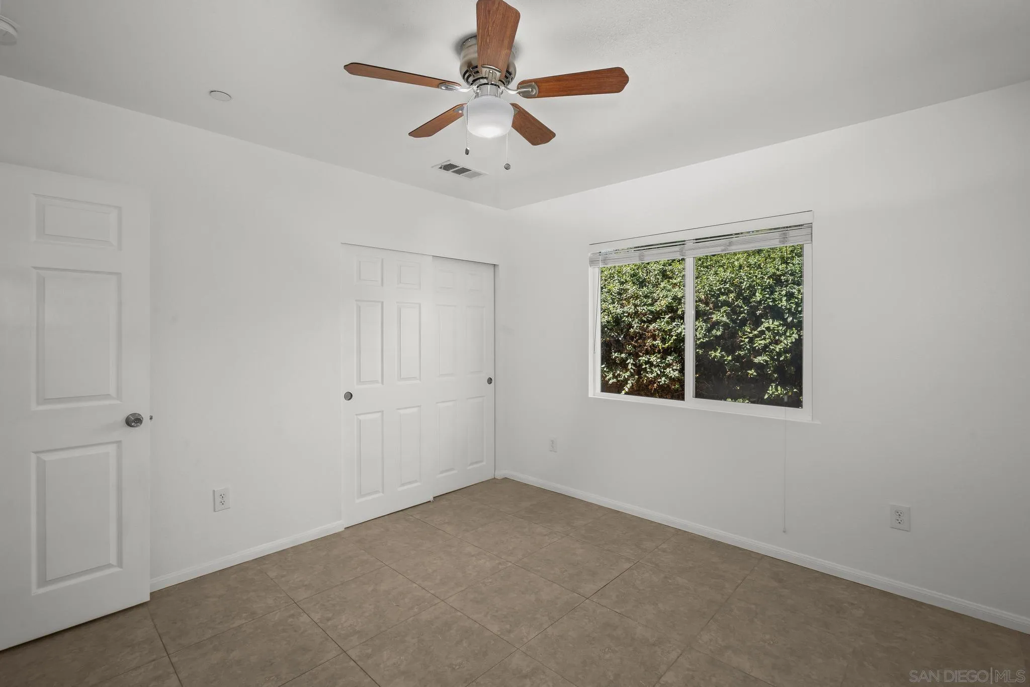 https://cdn.realtyfeed.com/cdn/127/250039078/82f121aa9fb1b2c59555025b6606ff9a.webp