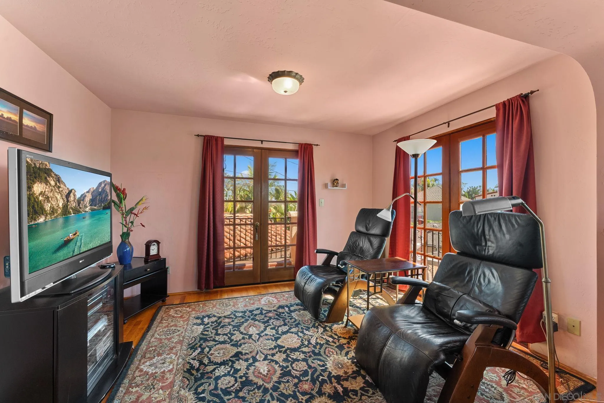 https://cdn.realtyfeed.com/cdn/127/250039080/01eb1513630544357e08942b6d207869.webp