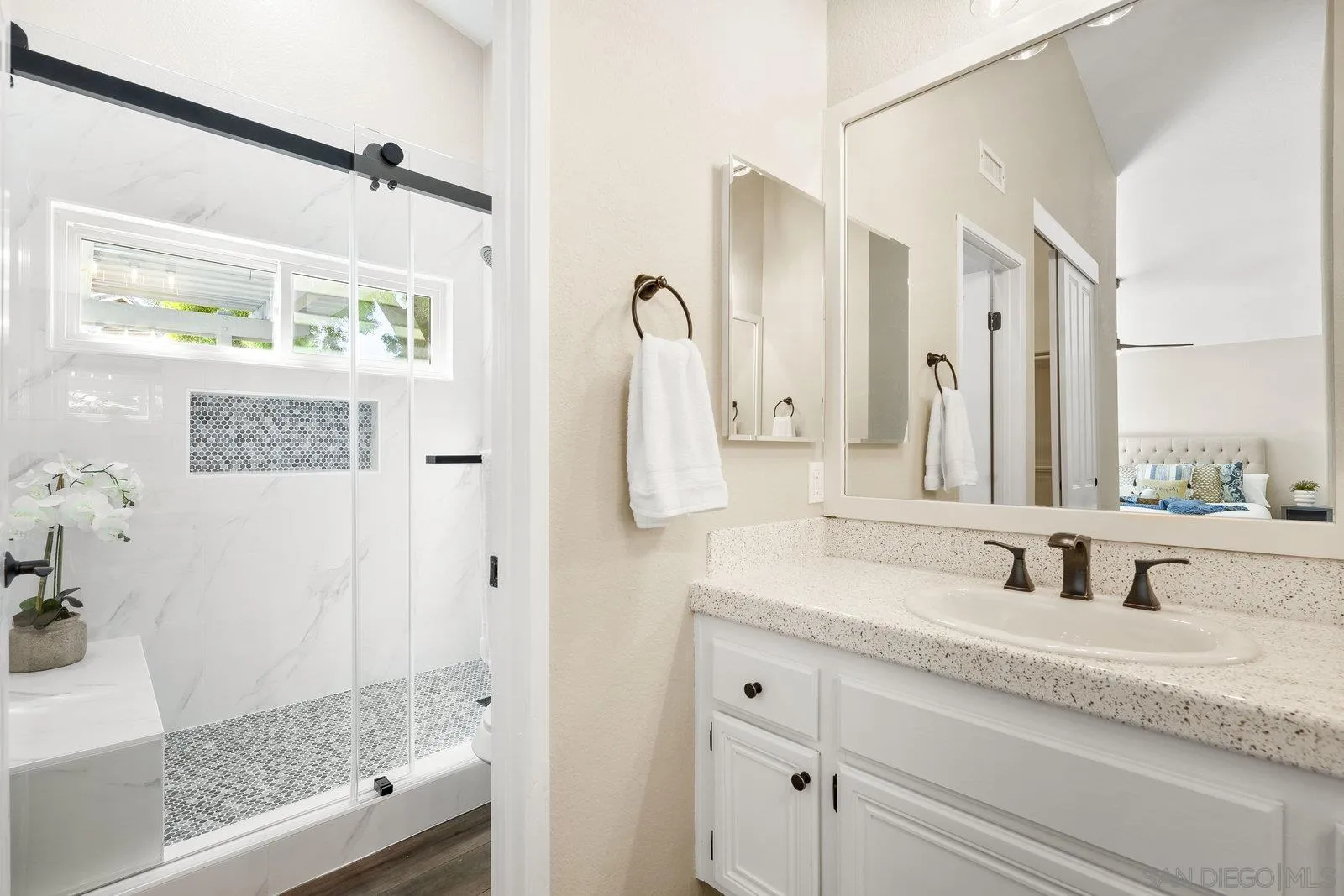 https://cdn.realtyfeed.com/cdn/127/250039081/3cfd077b0c2aaf81e27f84c4a99eb1b7.webp