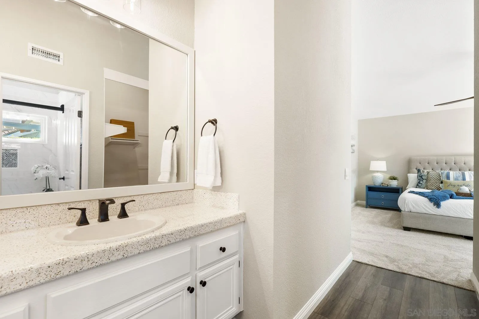 https://cdn.realtyfeed.com/cdn/127/250039081/40c97620a77aedb7bb9e8f3090a0b744.webp