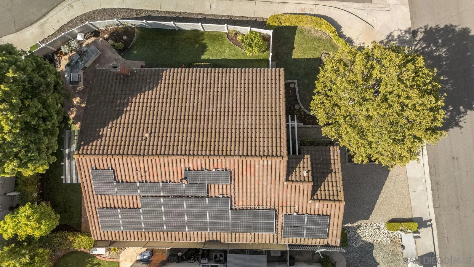 https://cdn.realtyfeed.com/cdn/127/250039081/c9e7622a0b33daa86465a8c07ac8ae4e.webp