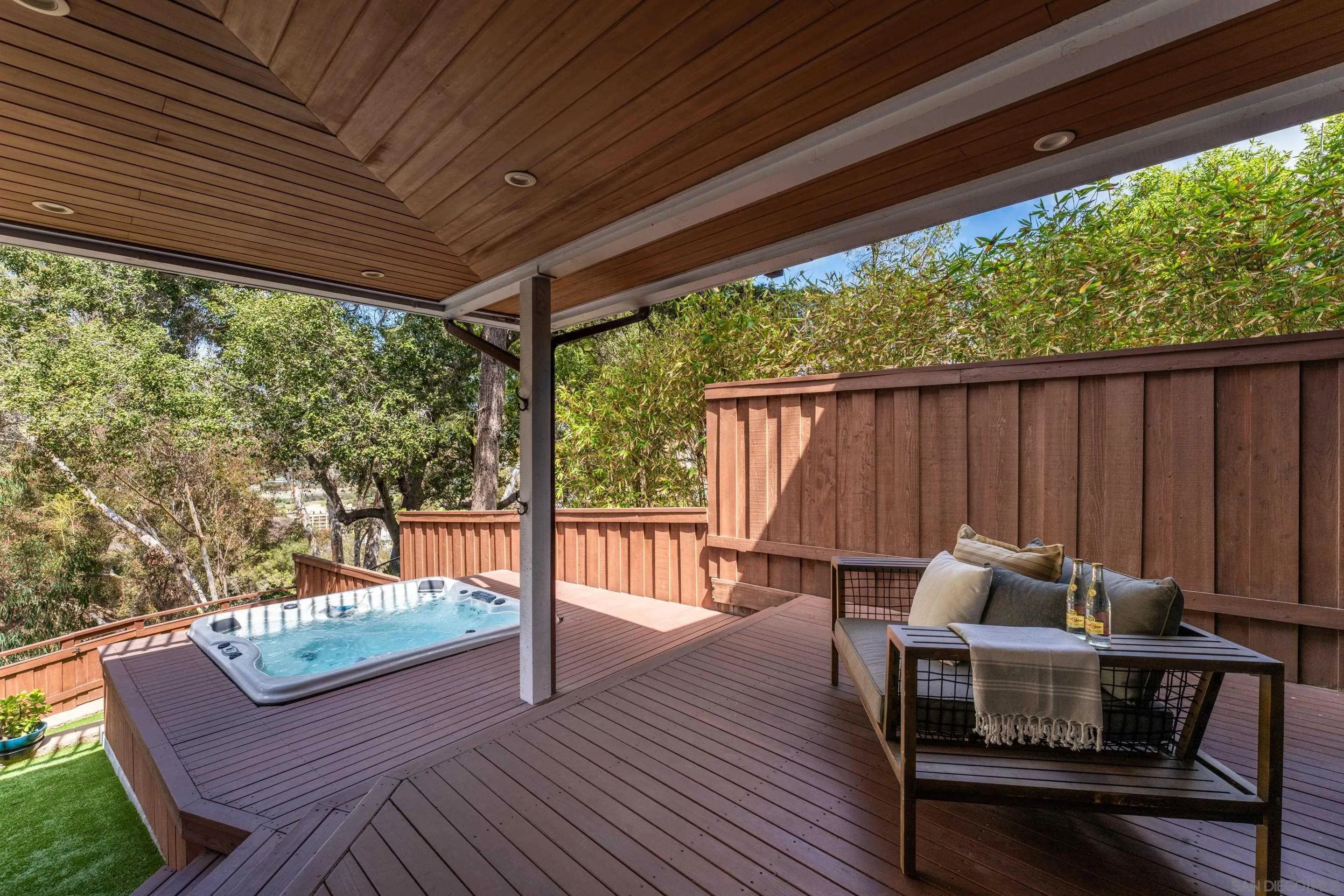 https://cdn.realtyfeed.com/cdn/127/250039083/0f988eadf0ec4e66df1a0657342546d9.webp