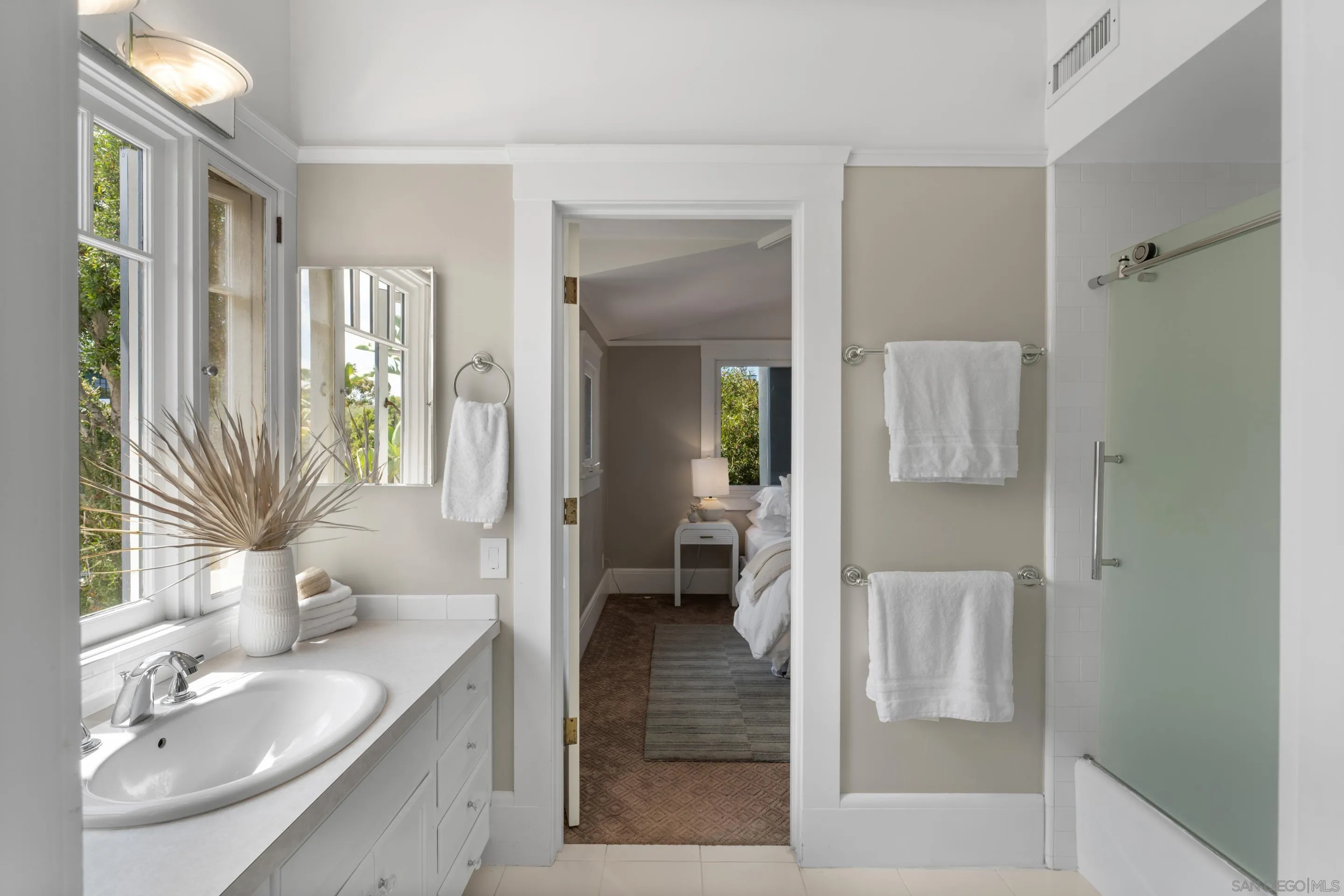 https://cdn.realtyfeed.com/cdn/127/250039083/dff31cb2c6c51b73bd76cfeafd75da9d.webp