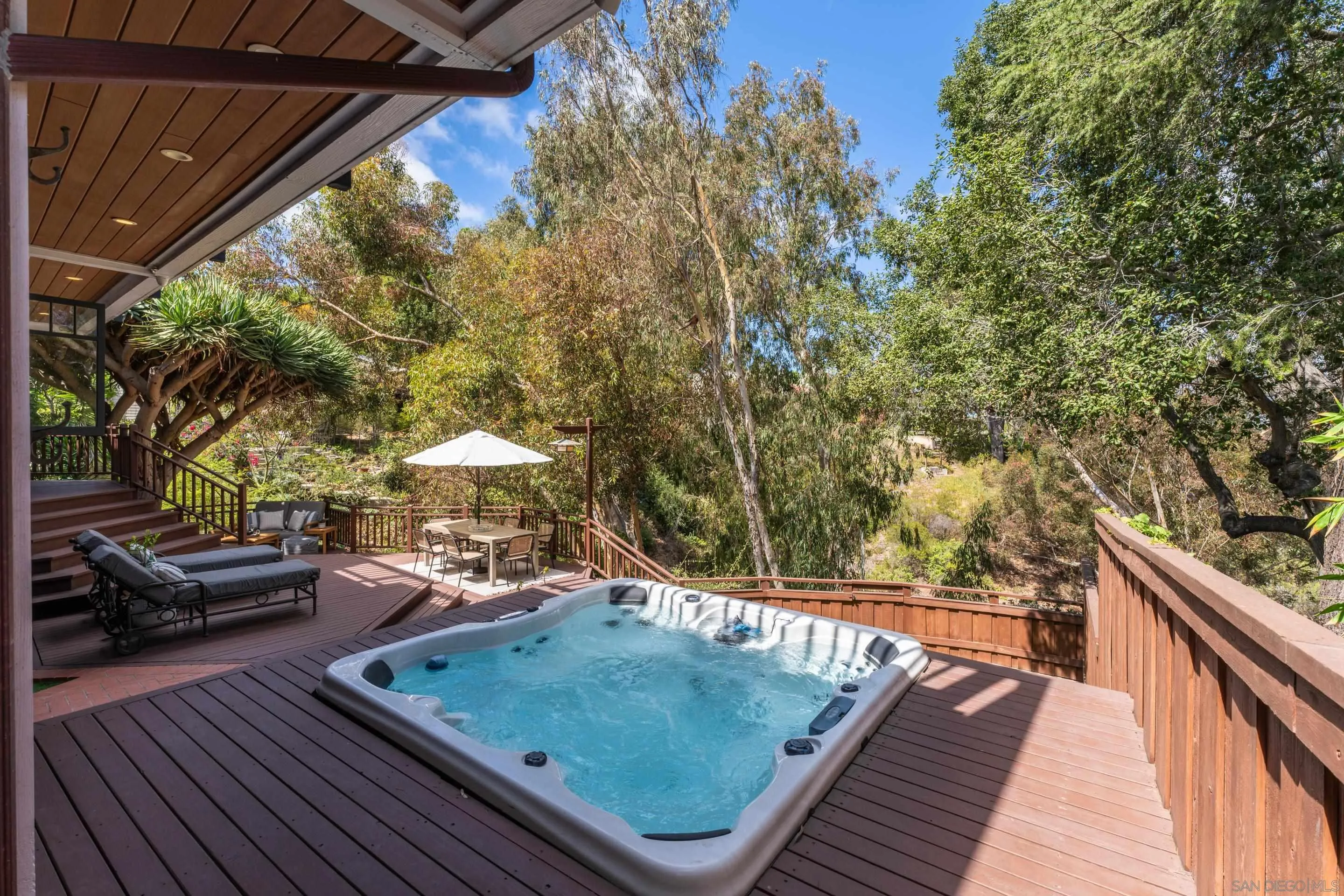 https://cdn.realtyfeed.com/cdn/127/250039083/fbbce43d039de24e6ec4be967b9bcae4.webp