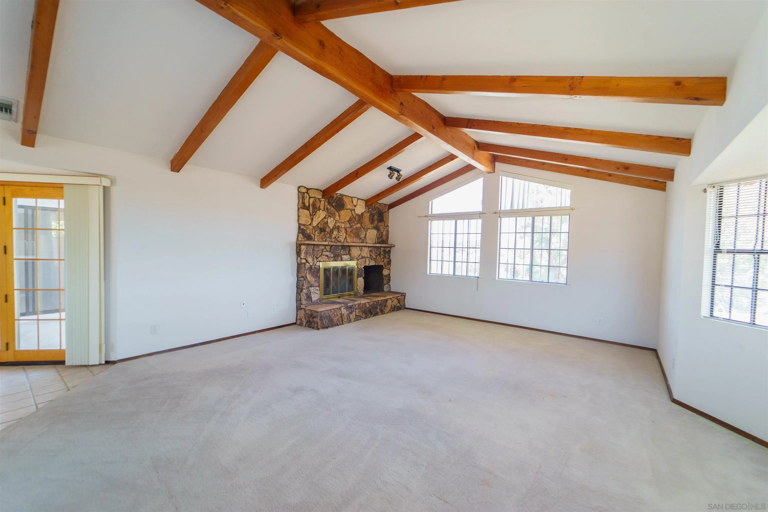 https://cdn.realtyfeed.com/cdn/127/250039084/4a097093e8c58d310a7bfb0eddb7a3b6.webp