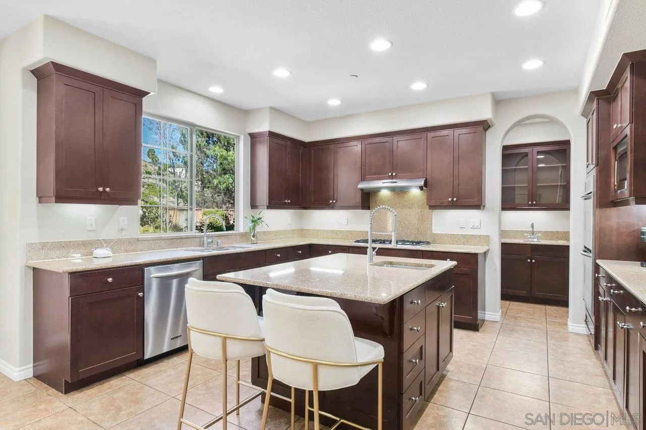 https://cdn.realtyfeed.com/cdn/127/250039086/596ec1eab23253e8c8123242813811e5.webp