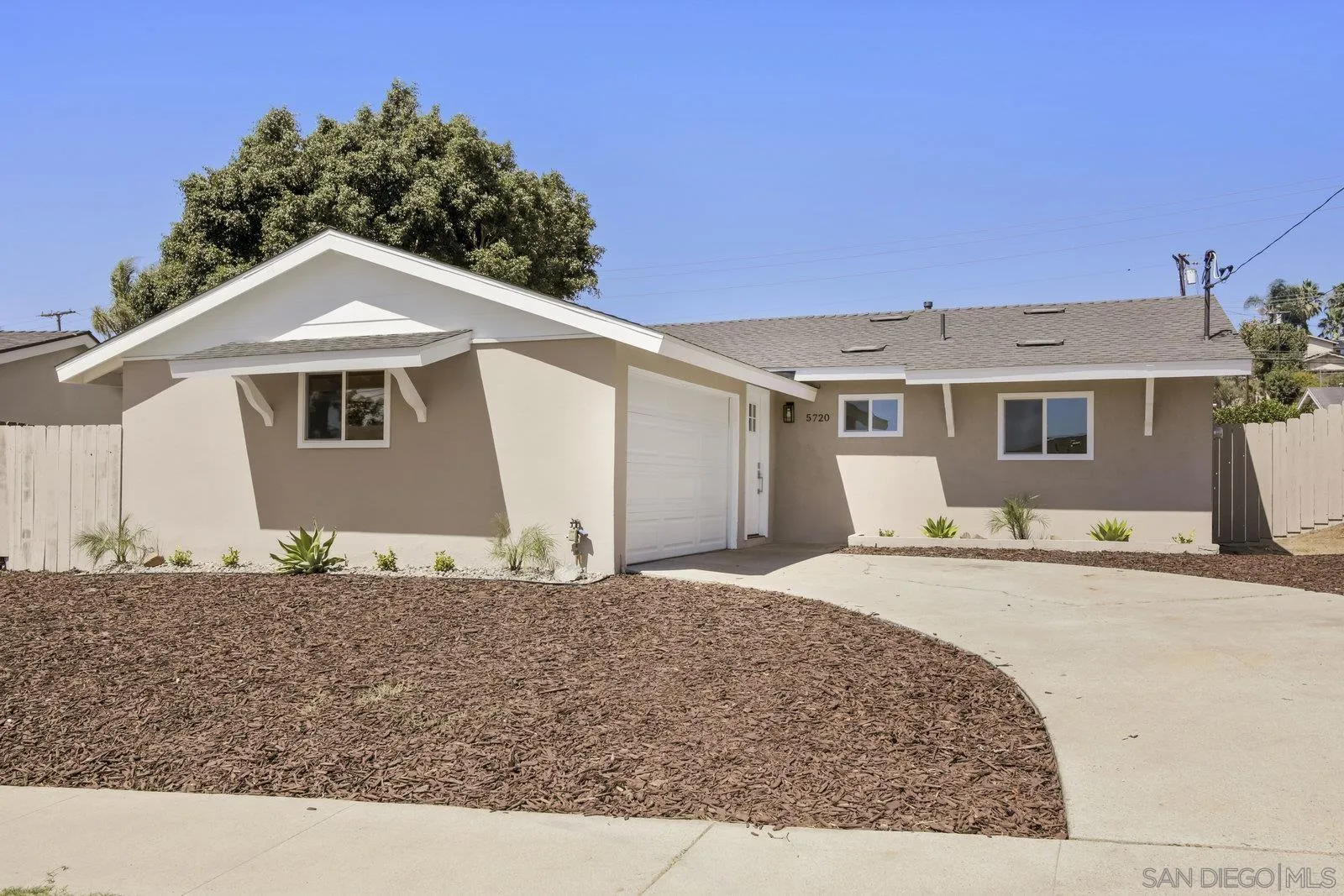 https://cdn.realtyfeed.com/cdn/127/250039087/5f4b2691359821c9fce34040f222c6c7.webp