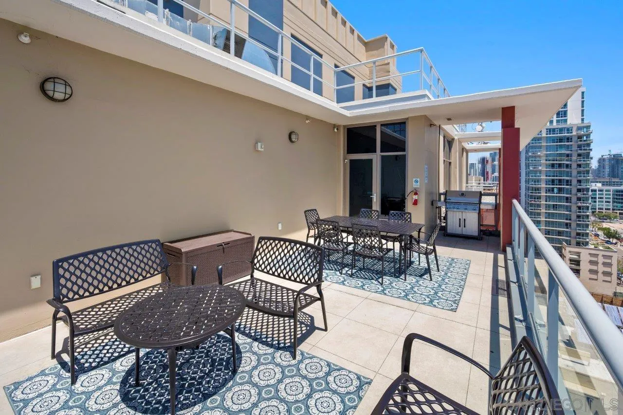 https://cdn.realtyfeed.com/cdn/127/250039093/eef20a2043ca8bddb9f18cd82e093e4e.webp