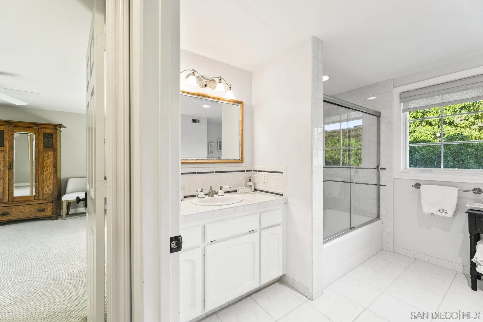 https://cdn.realtyfeed.com/cdn/127/250039097/08645c751d0e1f0d7664c38496cb526d.webp