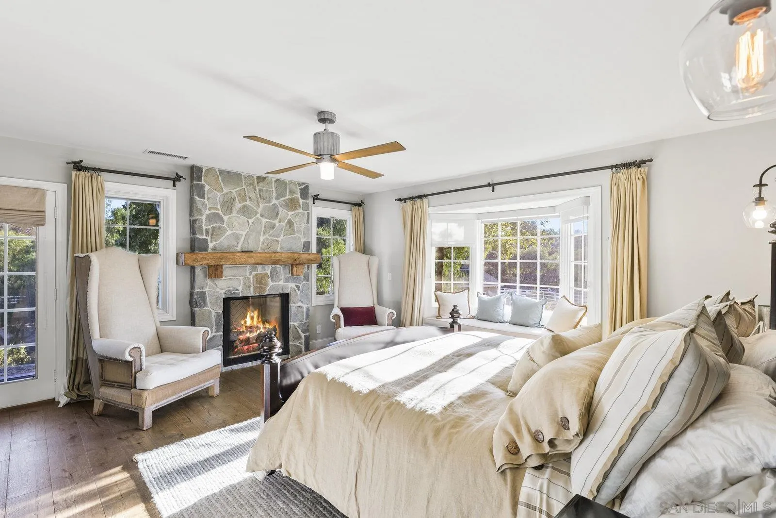 https://cdn.realtyfeed.com/cdn/127/250039097/a883fd1dc273f16c21f4dae36a9fbfe2.webp