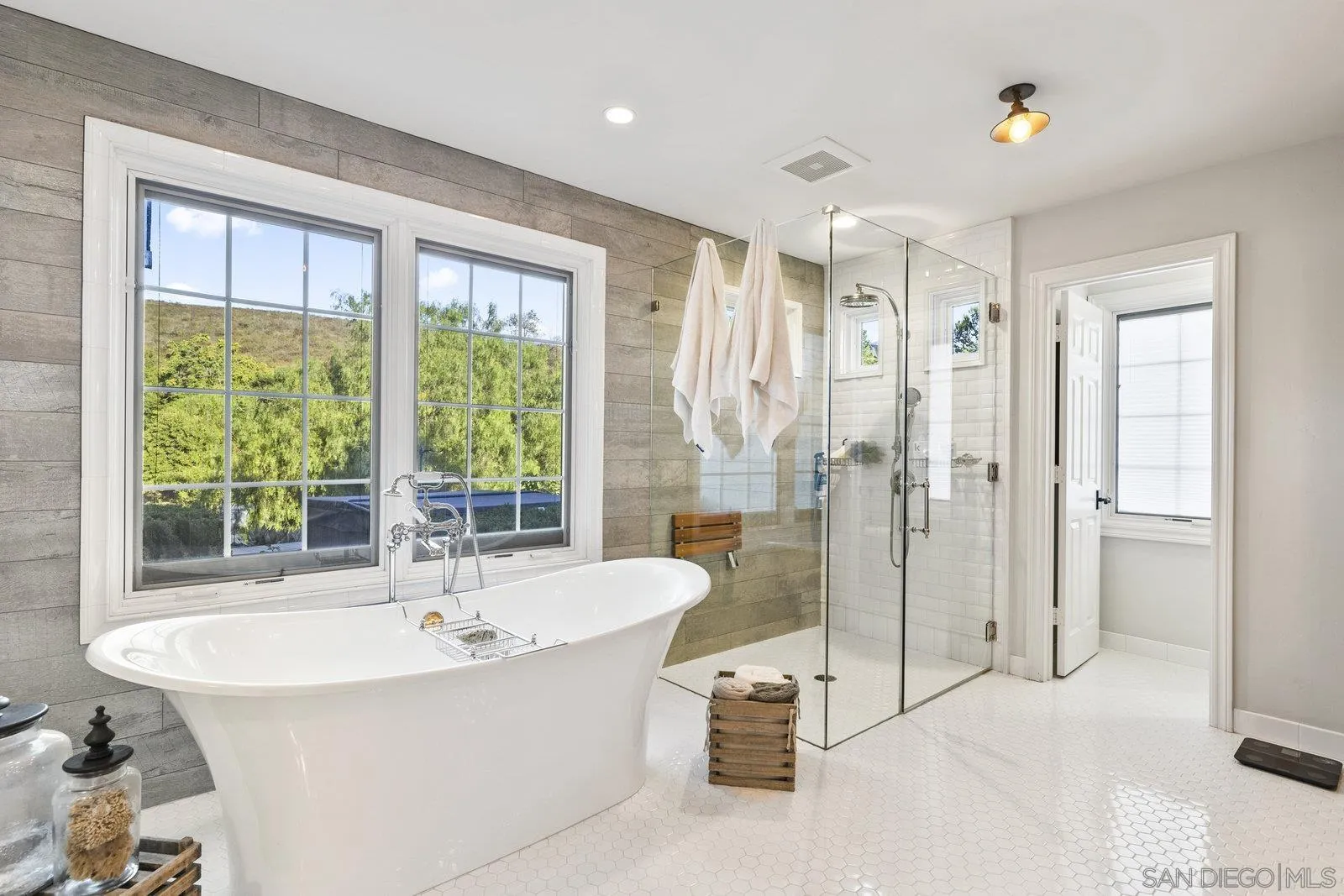 https://cdn.realtyfeed.com/cdn/127/250039097/bf7a91f0f5d9e8aad91a06ed00f20247.webp