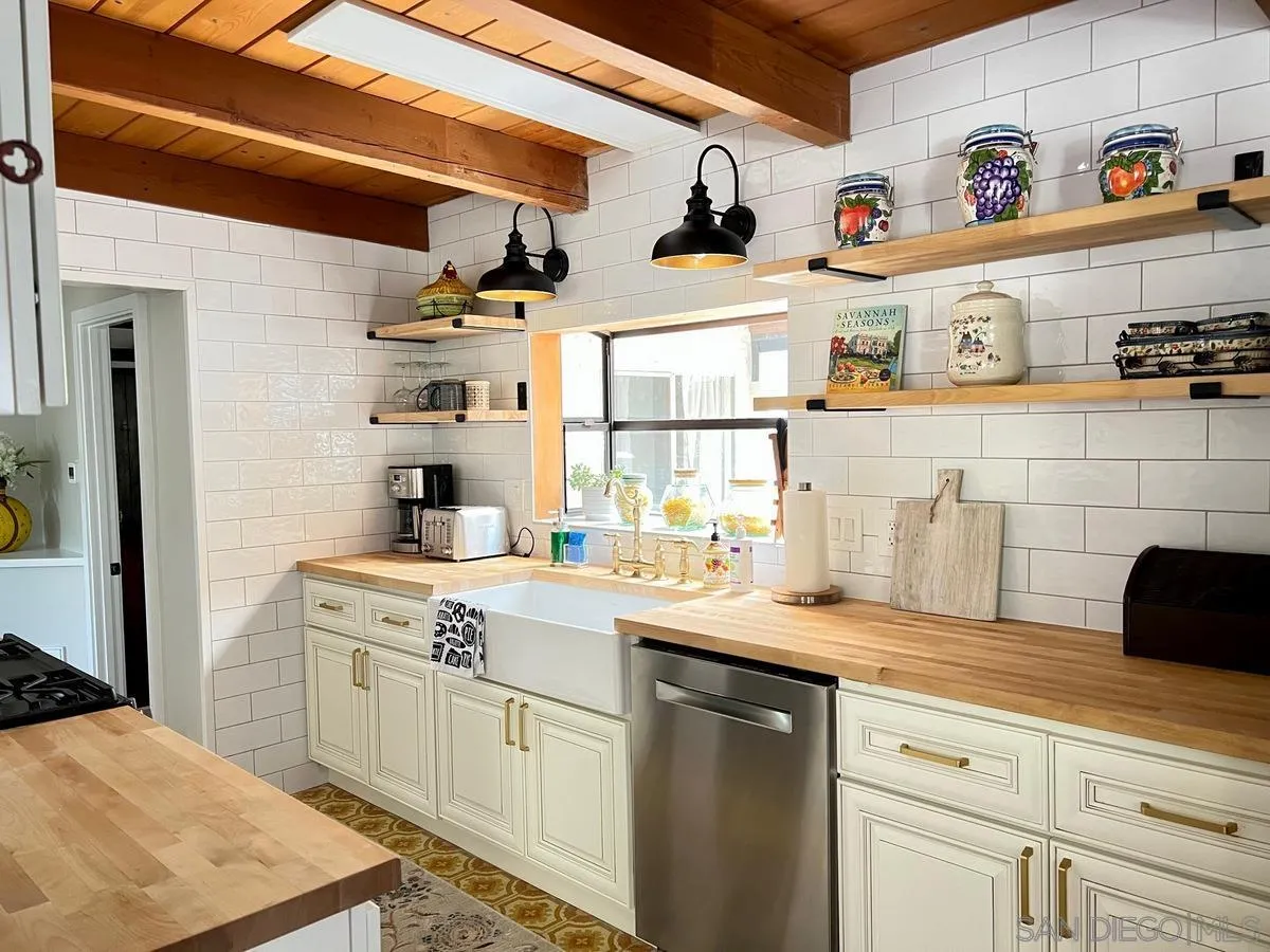 https://cdn.realtyfeed.com/cdn/127/250039099/3e4e40a1cb295955f29ecc2ca3845a84.webp