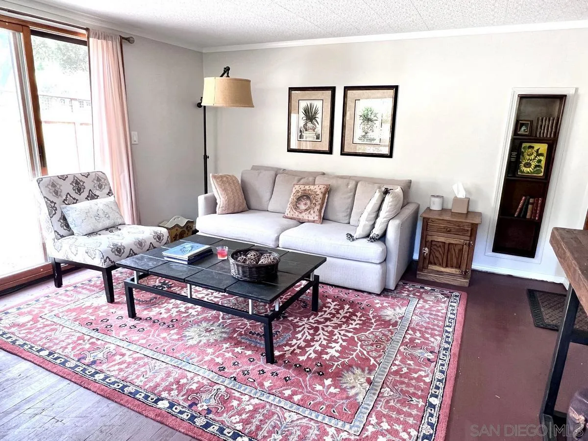 https://cdn.realtyfeed.com/cdn/127/250039099/fe8b36f7a03db887734bf675935c812c.webp